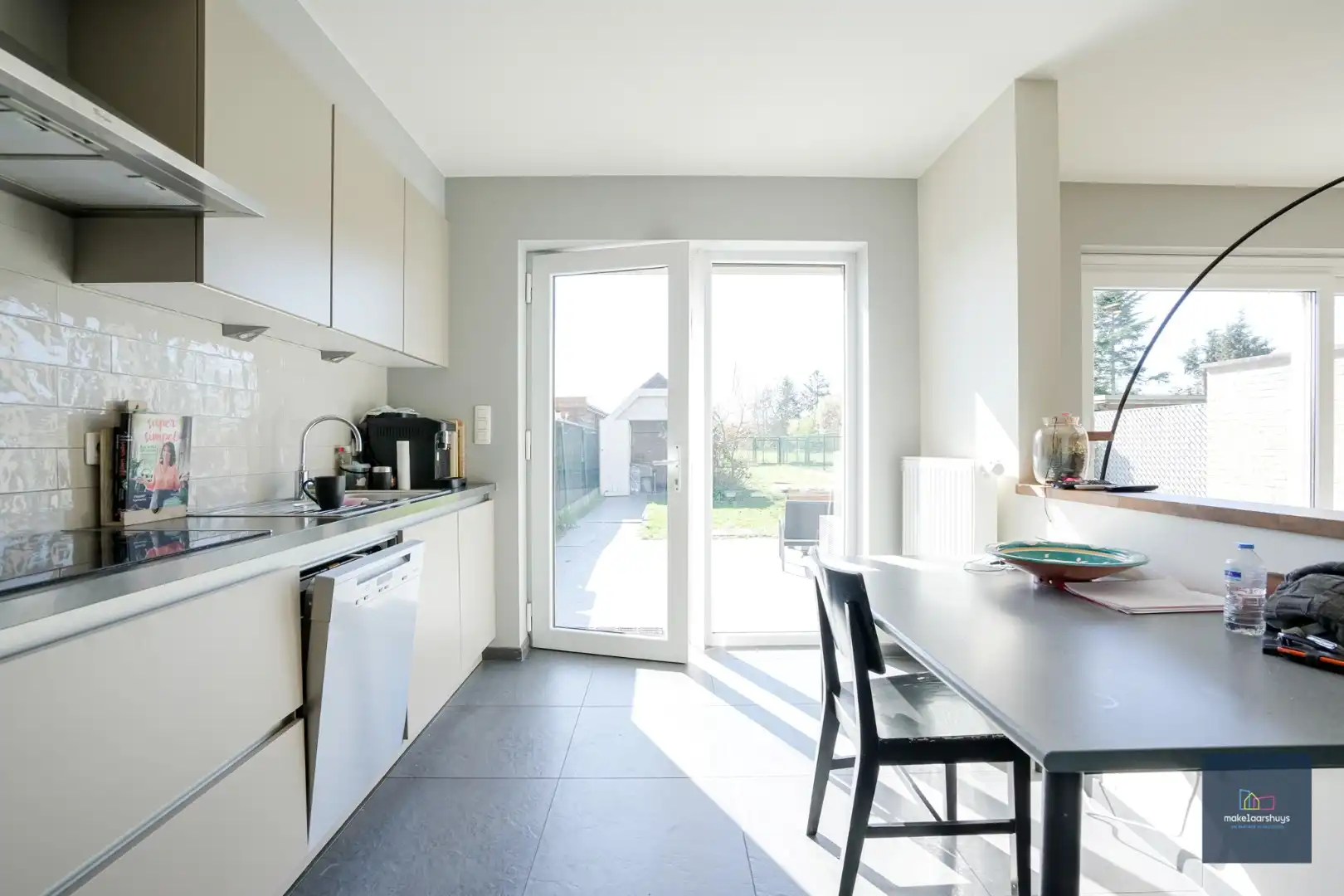 Rustig gelegen woning met 3slpk, garage en tuin foto 9