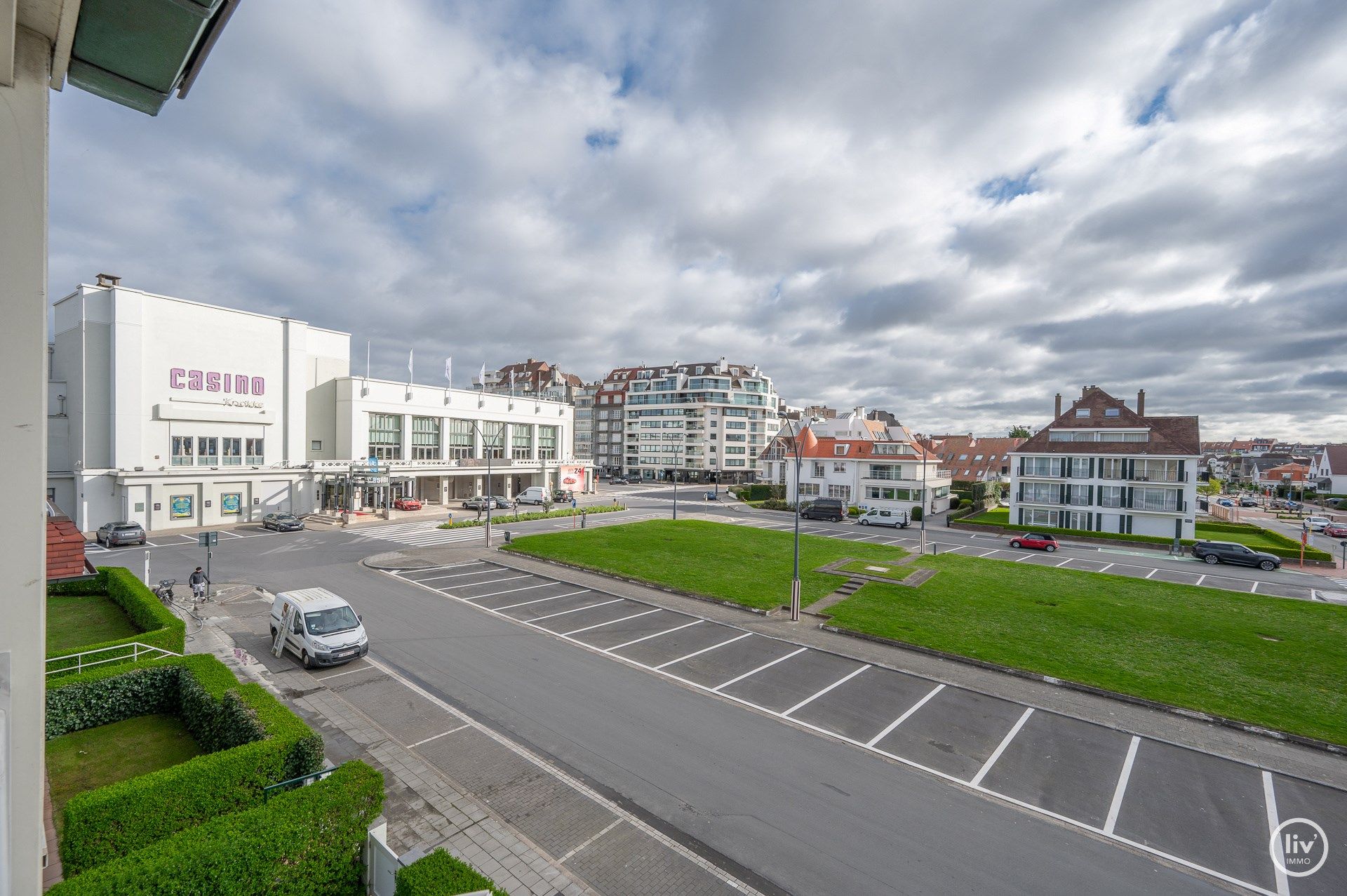 Gerenoveerd HOEKappartement in een luxueuze villaresidentie met open zicht op la reserve en het casino te Knokke. foto 26