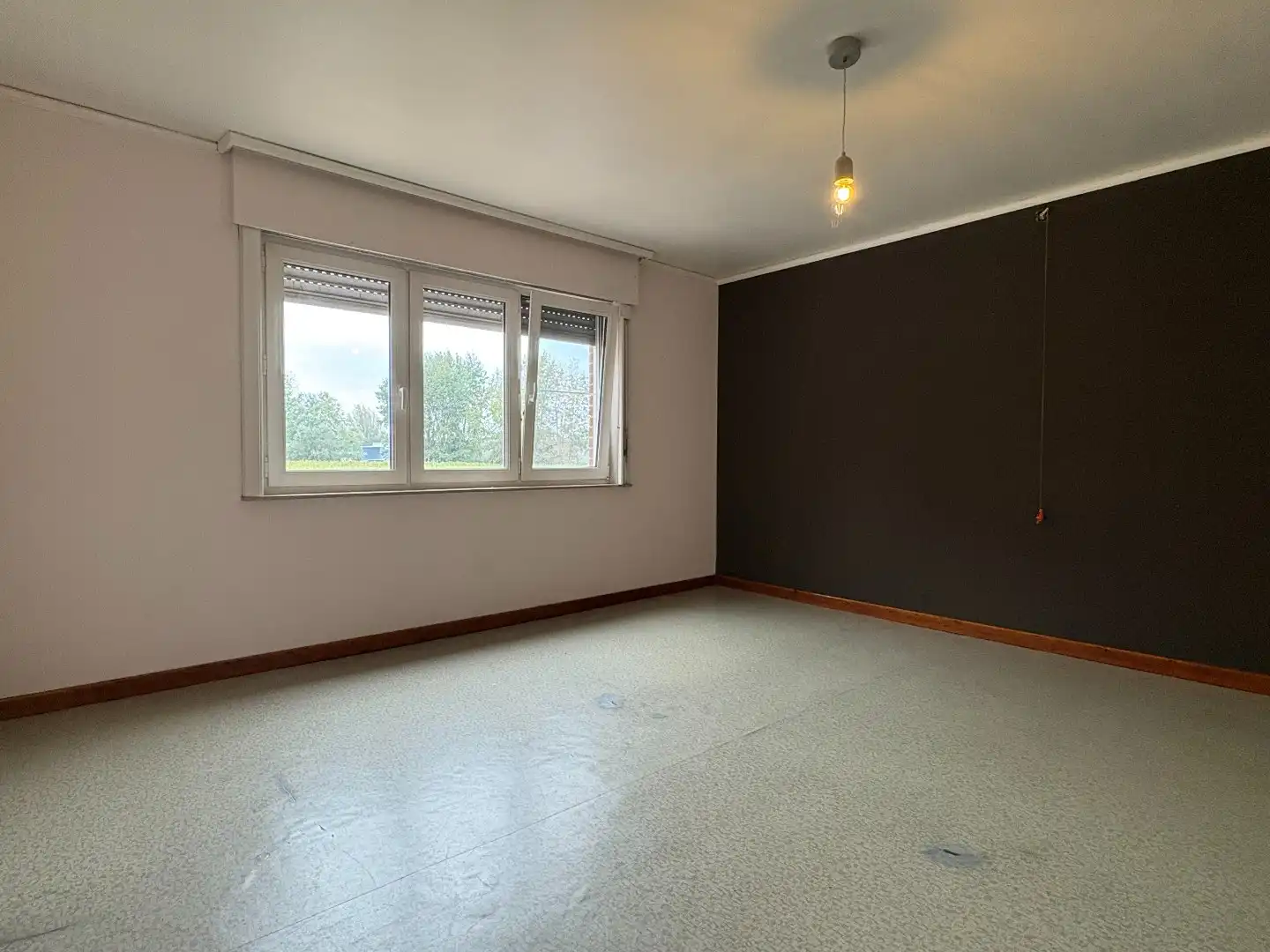 Sterke woning in beton met 3 garages, landelijke verzichten in Hulste. foto 10