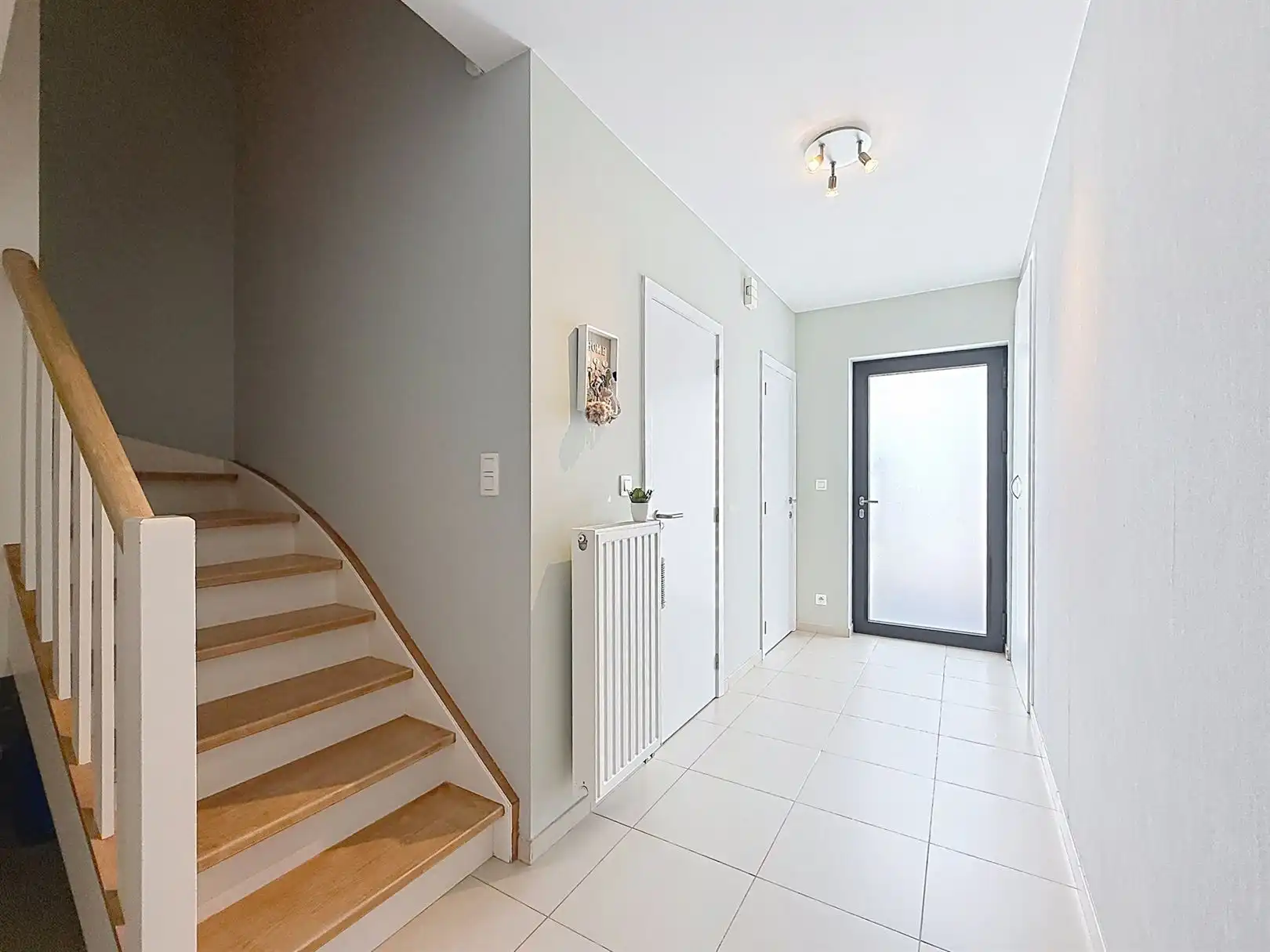 Instapklare woning met 3 slpks, tuin - 01a 78ca  foto 8