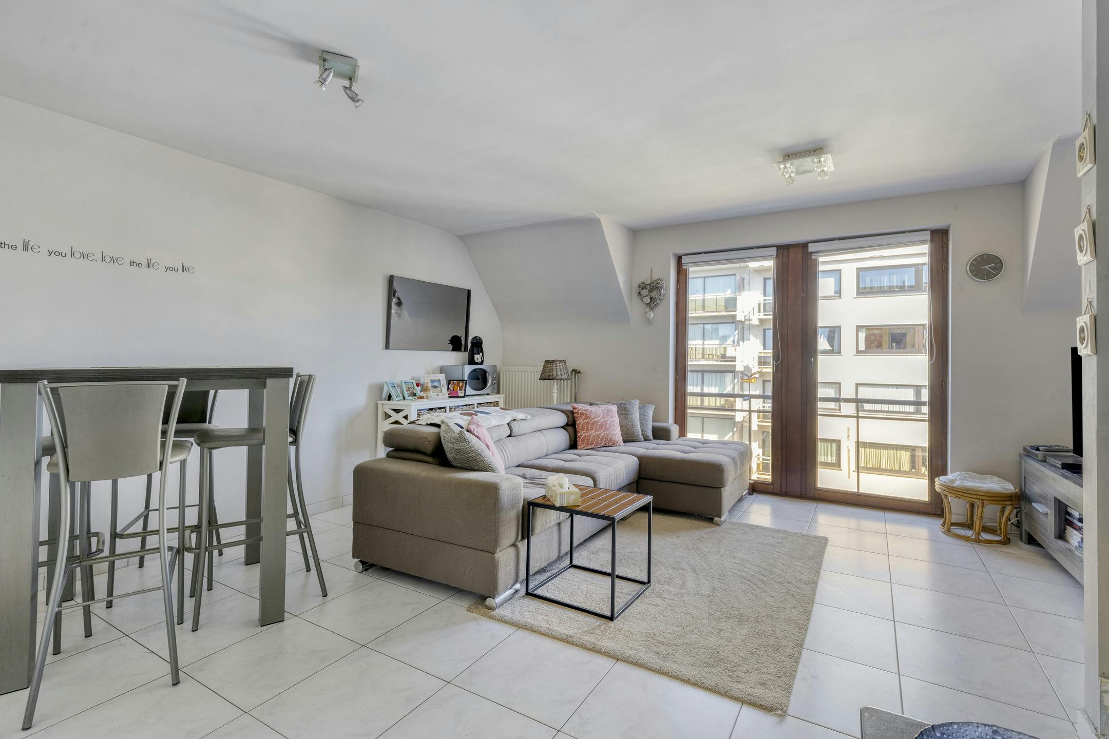 Instapklare duplex met 2 slaapkamers in het hartje van Koksijde-Bad foto 3