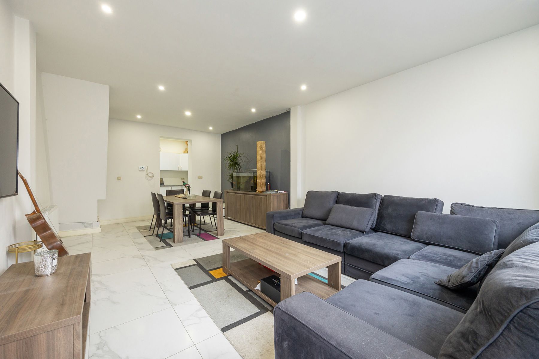 Leuk huis met koer in rustige buurt foto 2