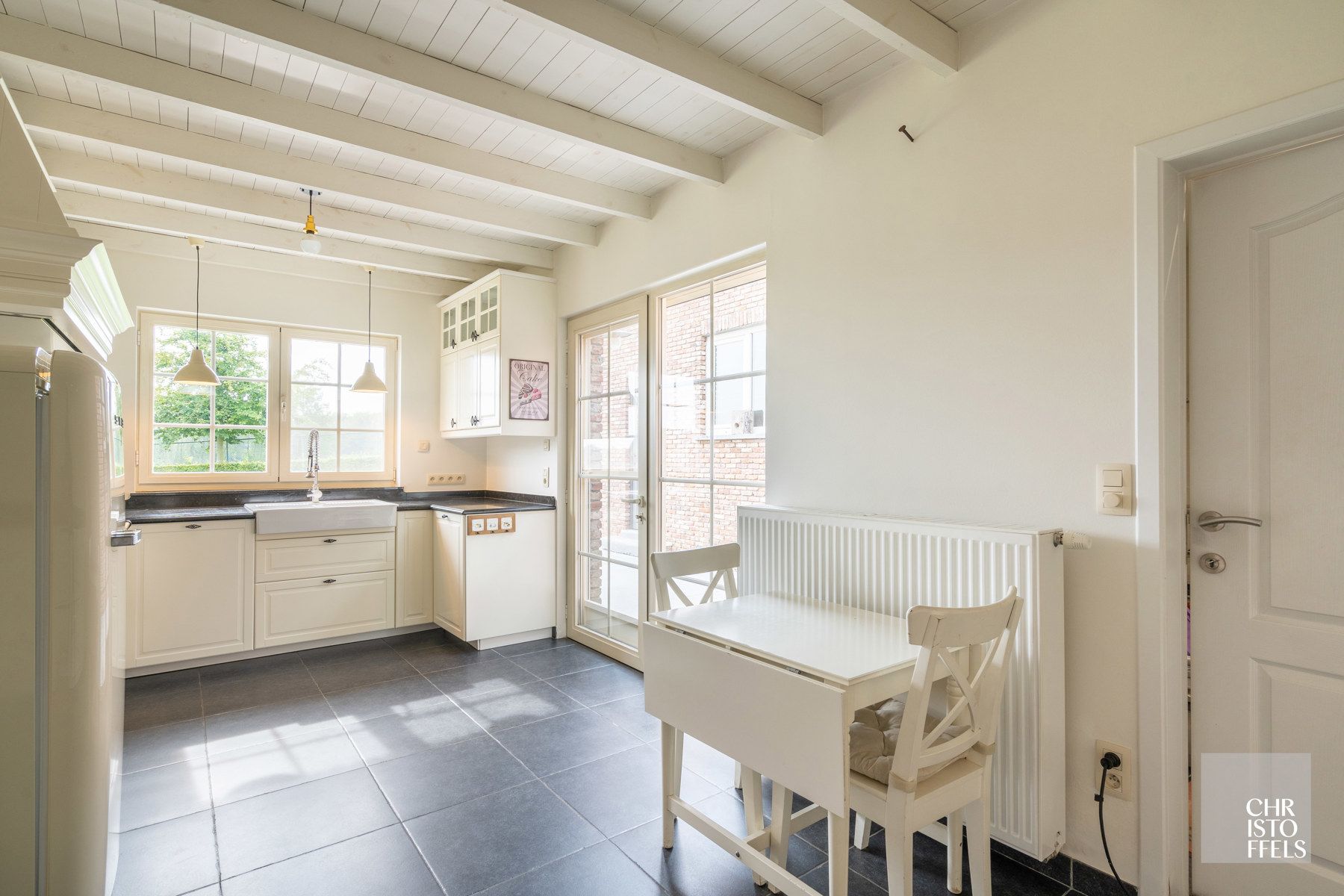 TE HUUR - Woning met 2 slaapkamers midden in het groen!  foto 3
