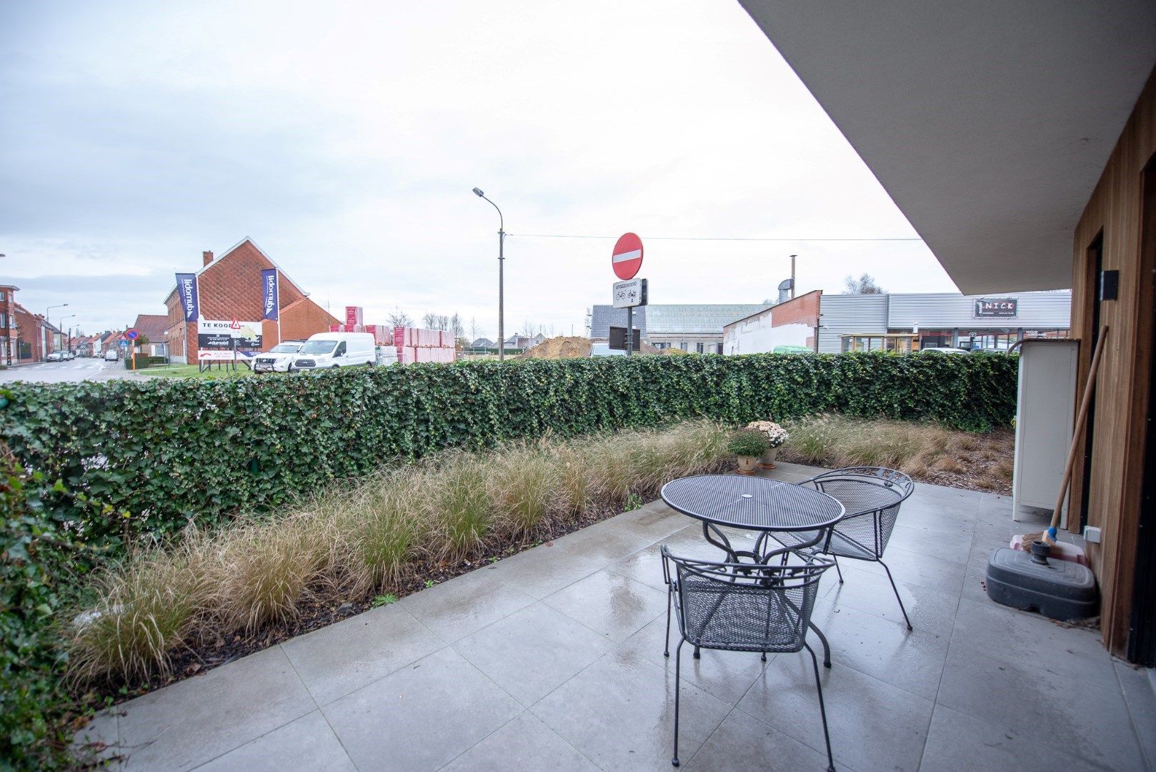 Gelijkvloers assistentie appartement met 1slaapkamer, groot terras met autostaanplaats en fietsstaanplaats foto 10