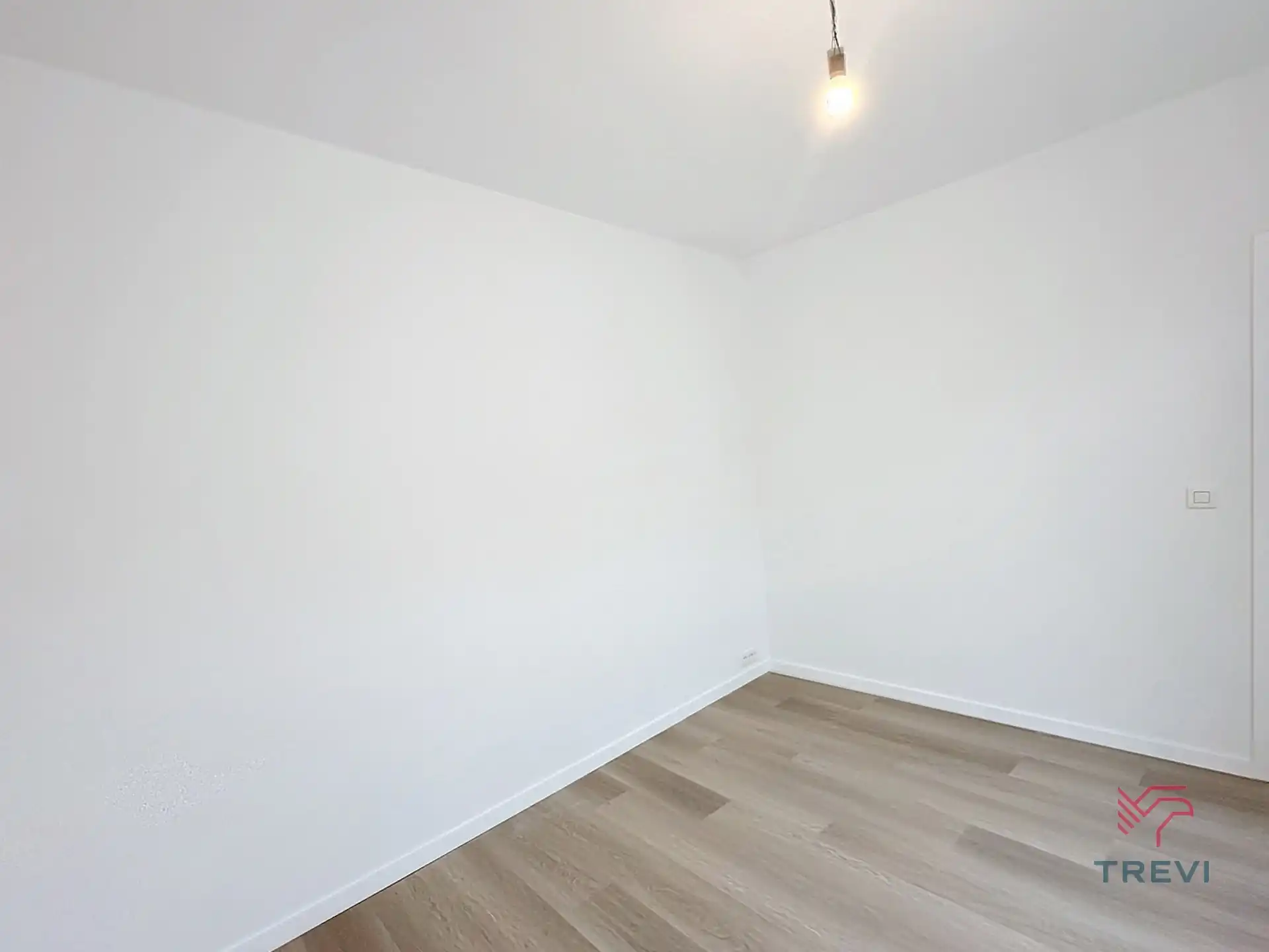 Volledig gerenoveerd appartement met 1 slaapkamer! foto 6