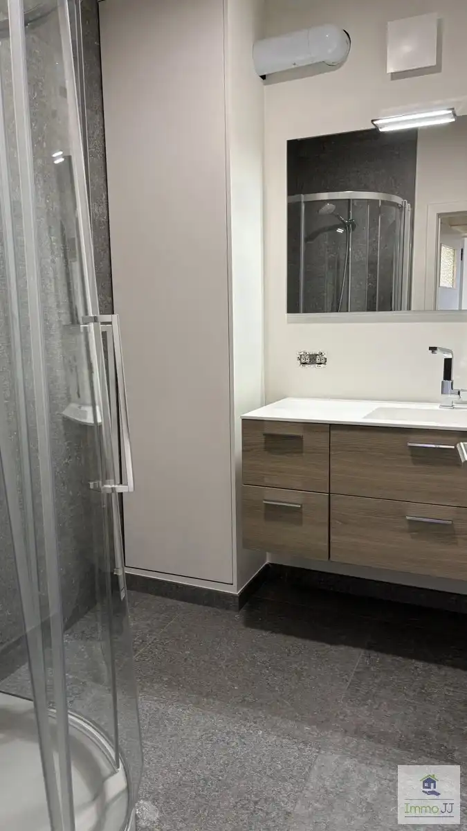 Gezellig gerenoveerd app. met 1 slpkr. foto 6