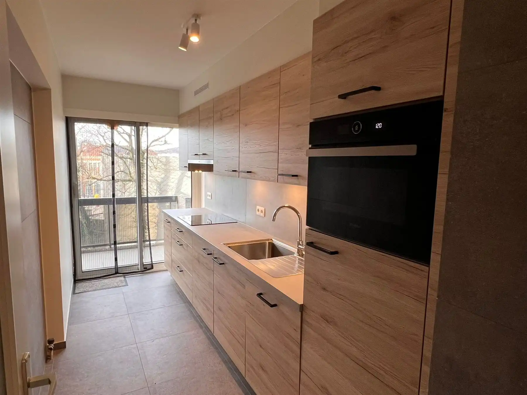 Gerenoveerd en comfortabel appartement  foto 3