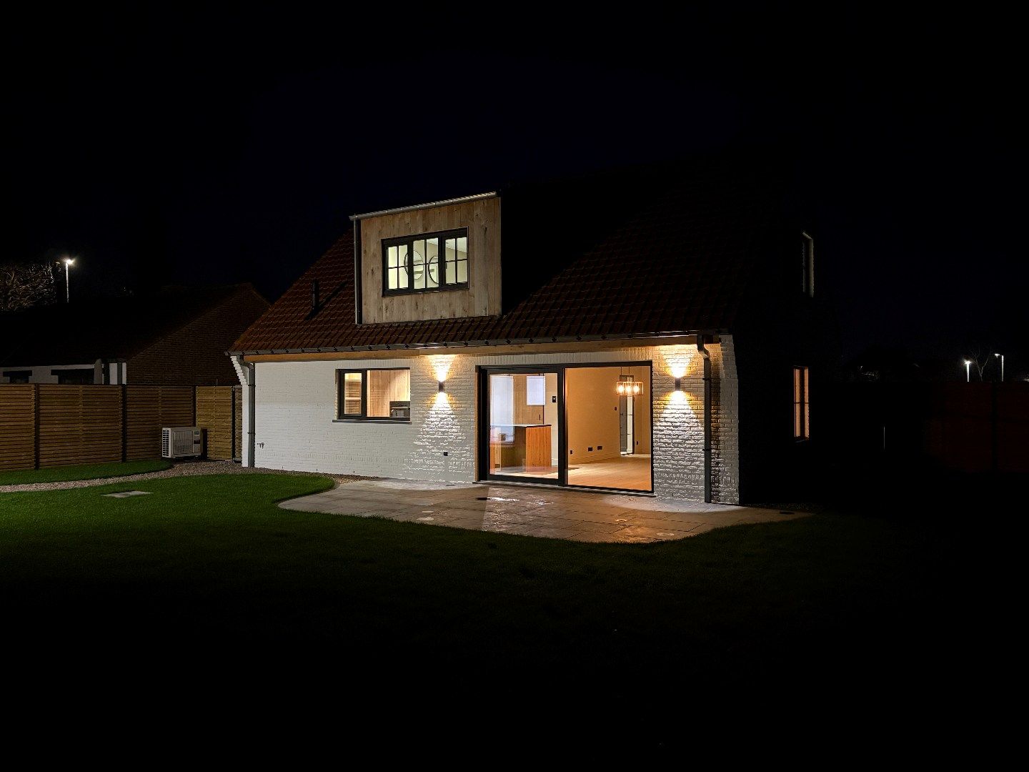 Compleet gerenoveerde villa met 3 slks, aangelegde tuin in een doodlopende straat. foto 20