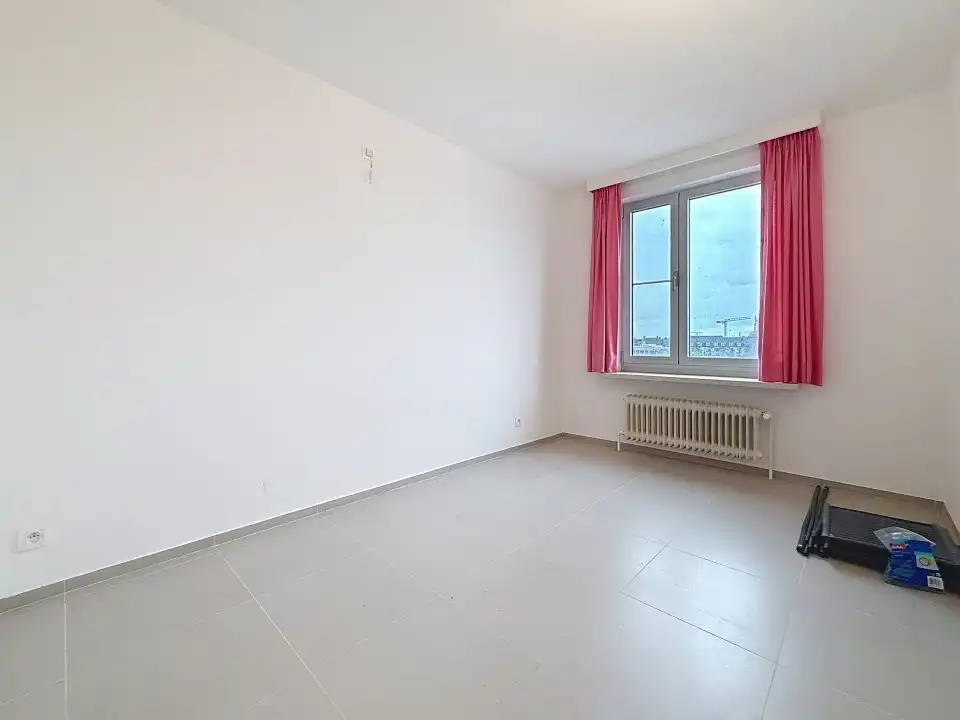 Volledig gerenoveerd, energiezuinig appartement met garage op de 5de verdieping foto 7