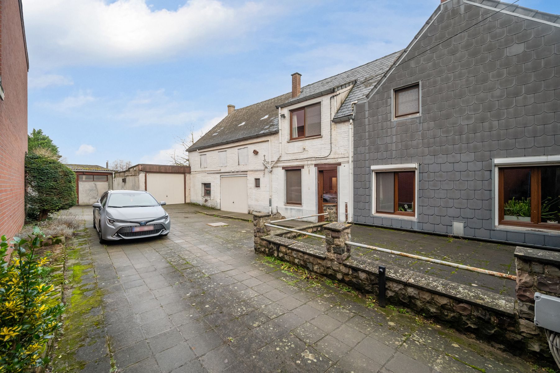Ruime woning met bijgebouwen voor zelfstandige activiteit foto 5
