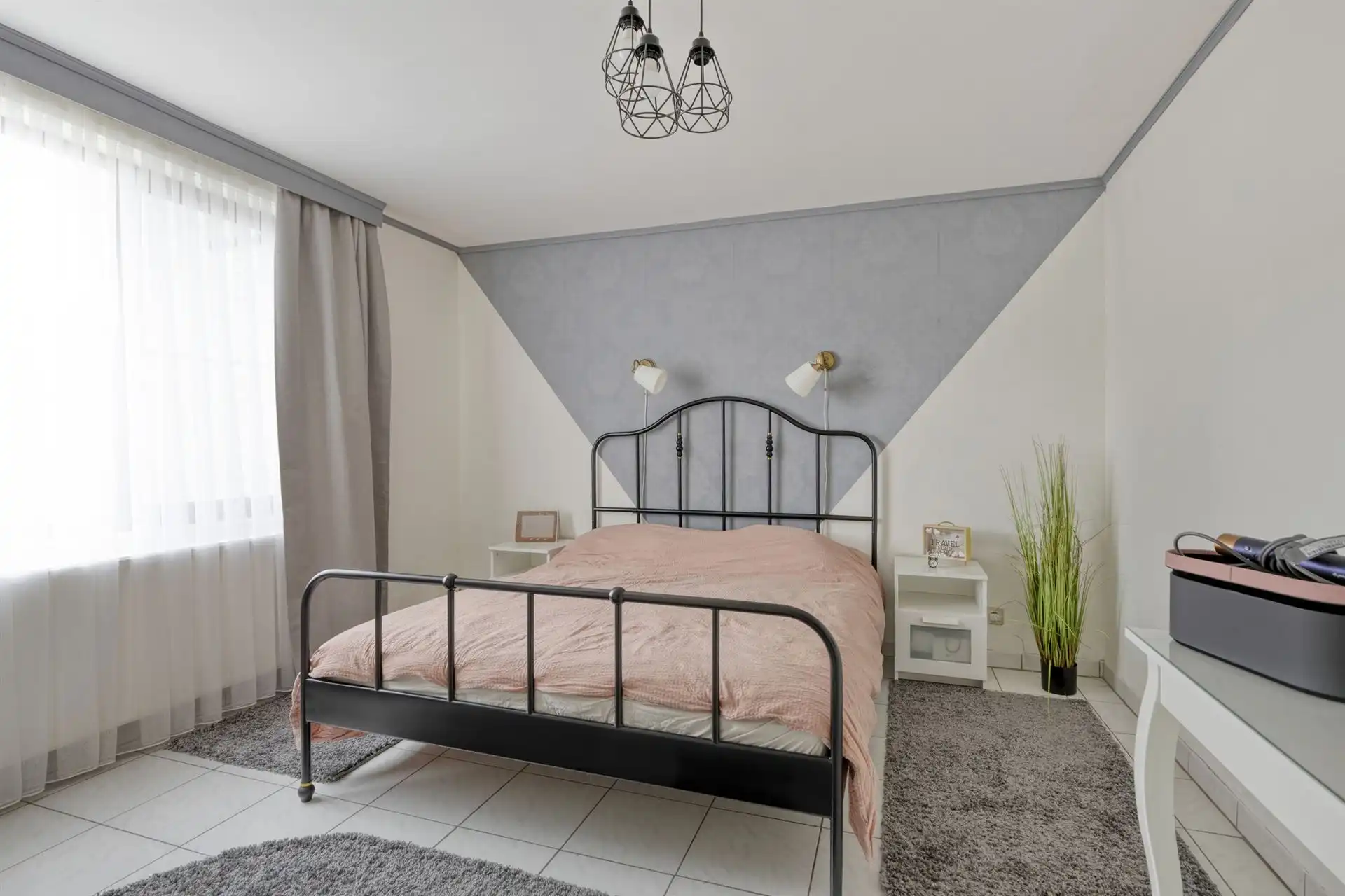 Instapklaar app. met 2 slaapkamers, terras en garage. foto 13