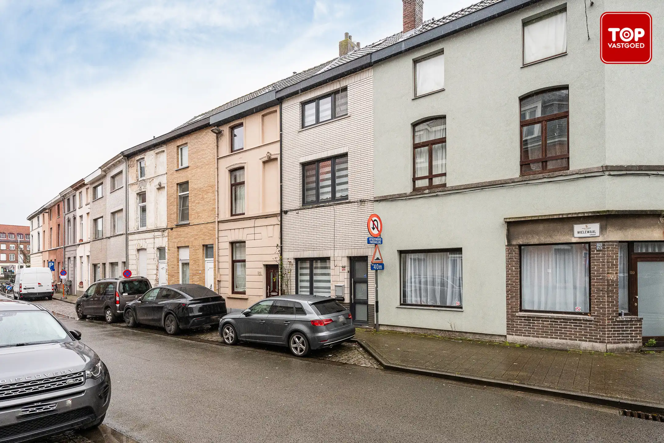 Instapklare woning met stadkskoer op gunstige locatie. foto 2