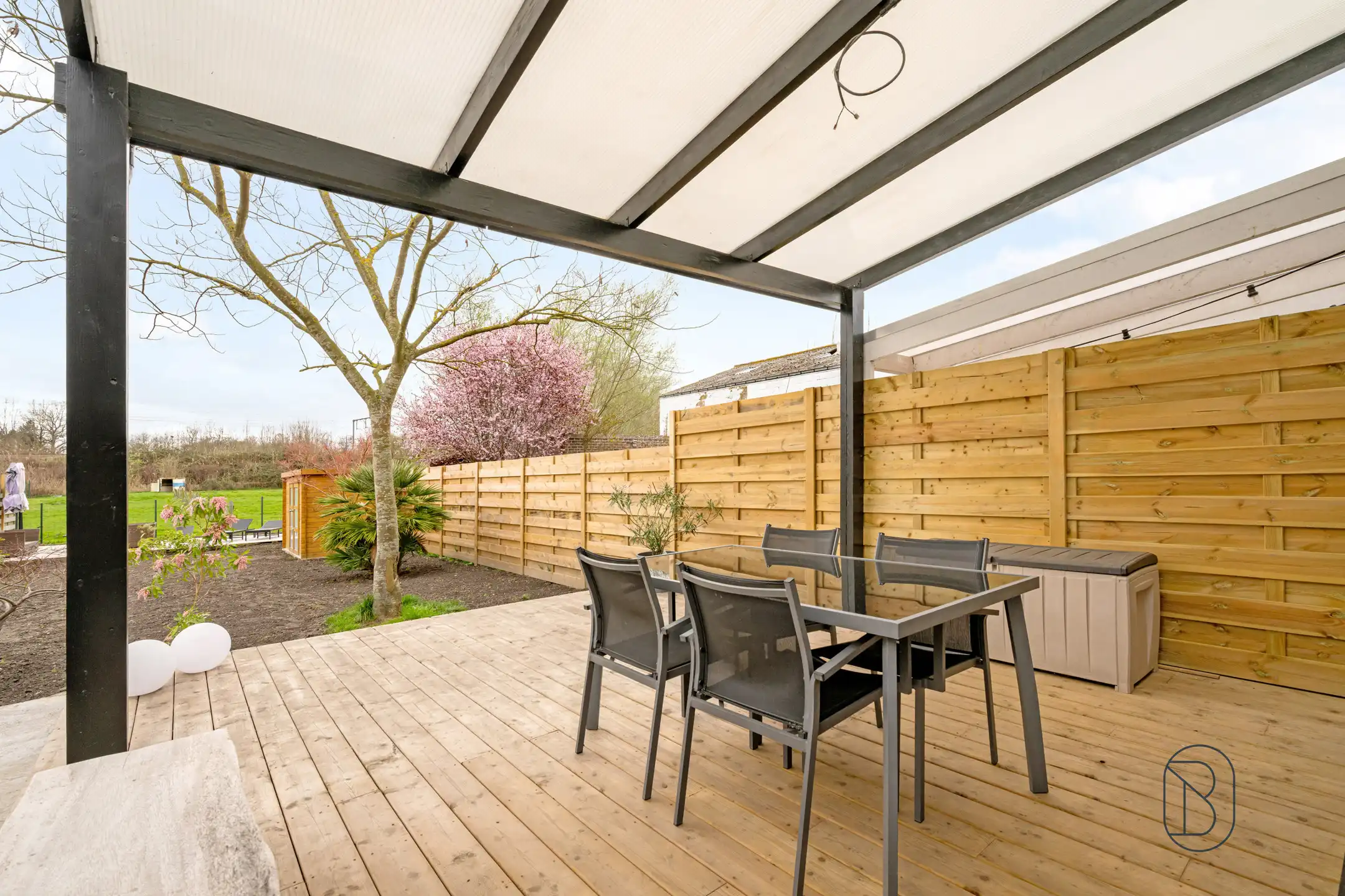 Gerenoveerde rijwoning met 2 SLK en zuidgerichte tuin foto 22