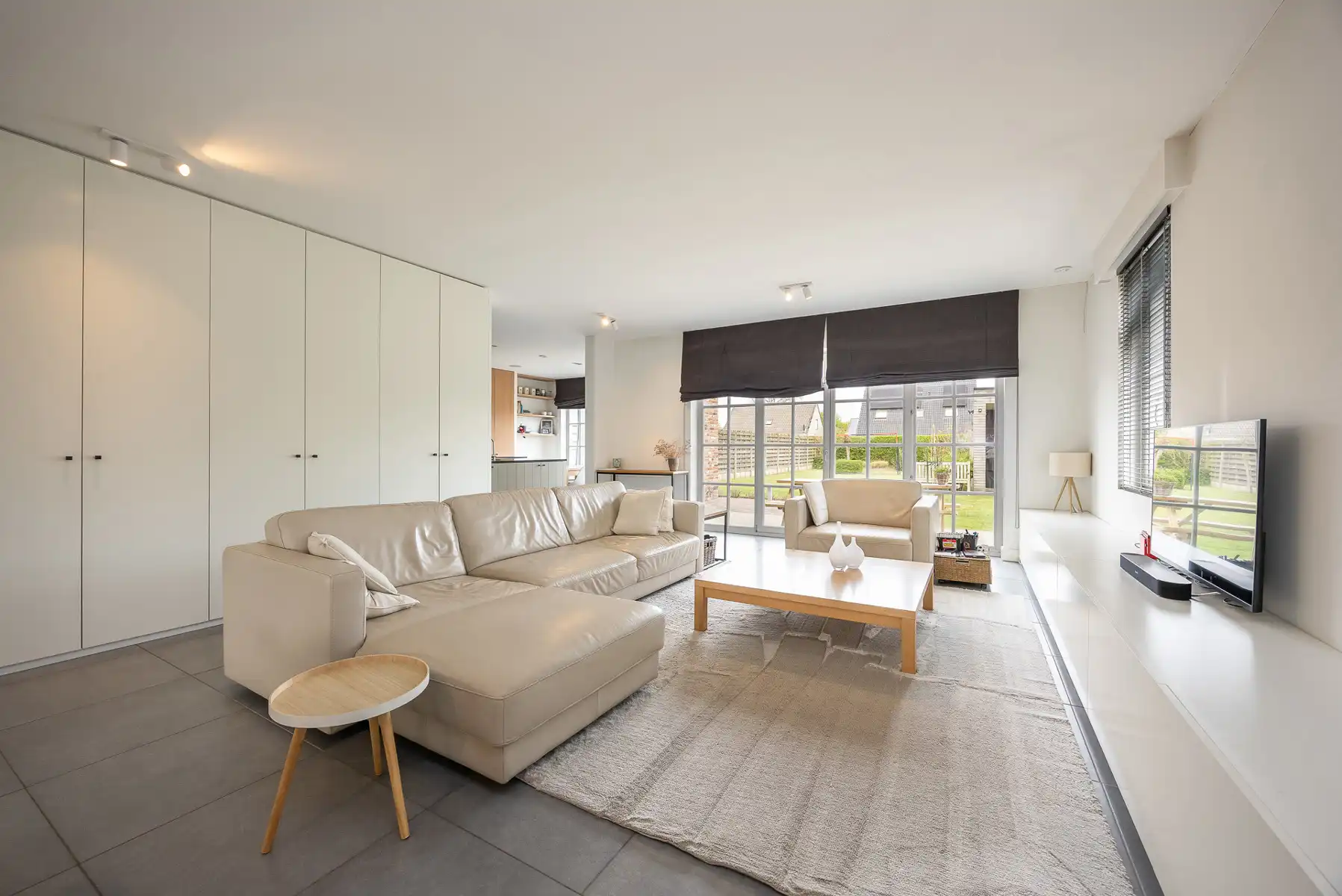 Ruime gezinswoning met tuin en 3 slaapkamers. foto 7