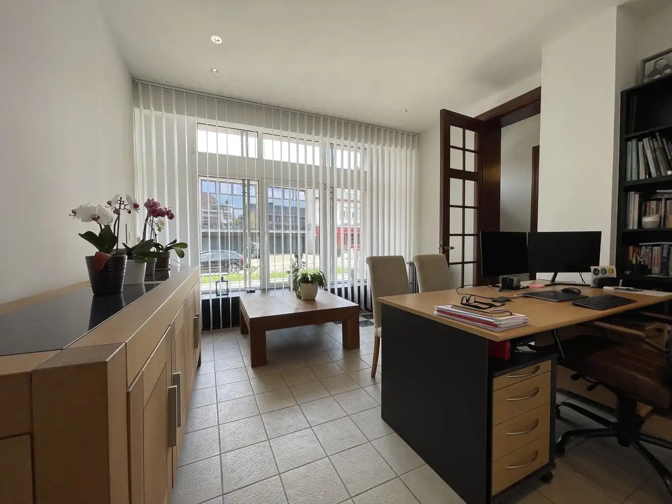 Unieke gerenoveerde woning met 5 slaapkamers en bureau foto 13