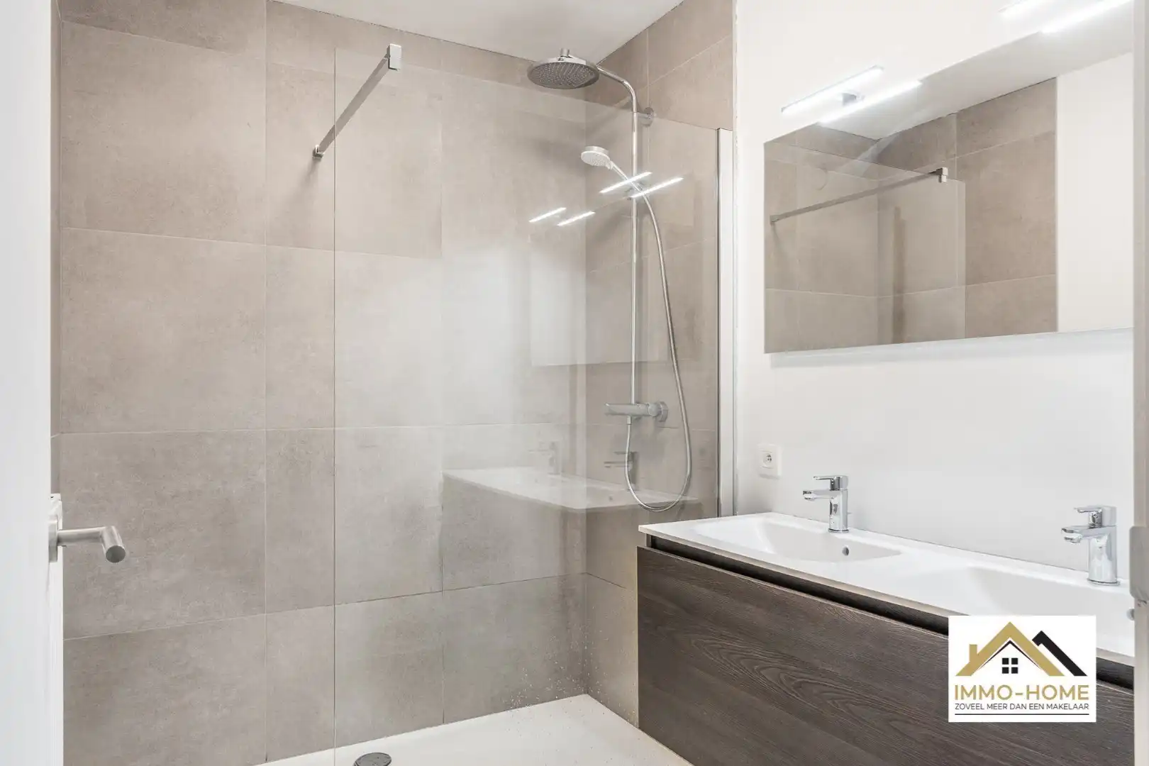 Gelijkvloers appartement met twee terrassen en autostaanplaats!! foto 10
