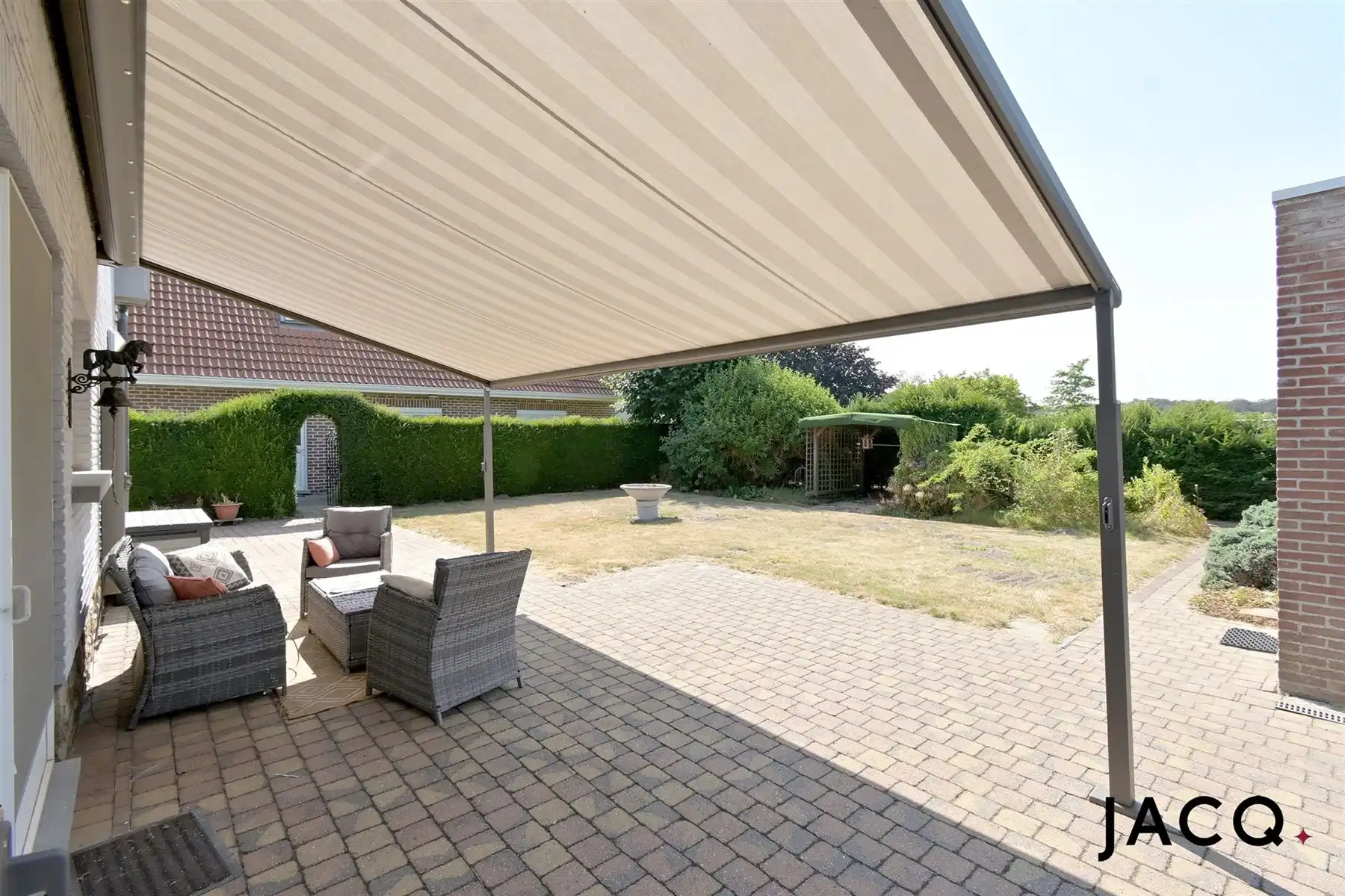 Ruime villa met 4slpk's op een prachtig perceel van 1203m²! foto 25