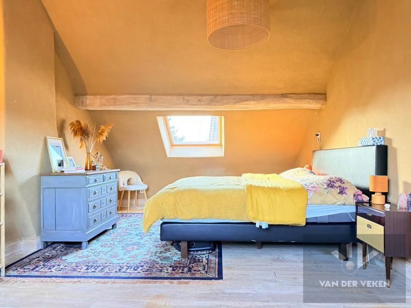 Prachtige woning met 4 slaapkamers. foto 21