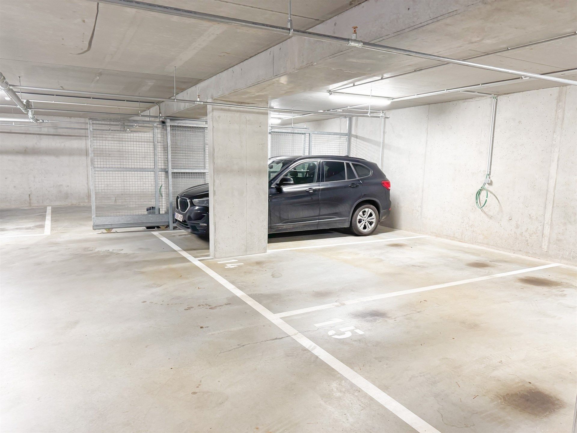 Lichtrijk nieuwbouw appartement met terras en garageplaats foto 23