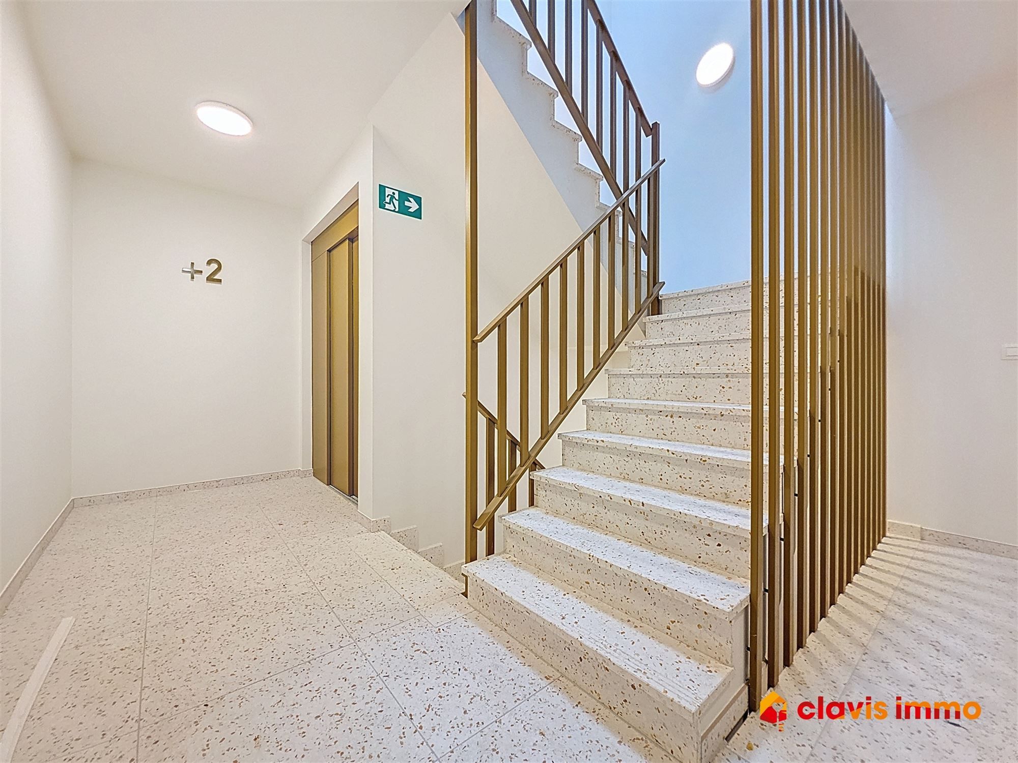 Penthouse met terras en parking foto 13