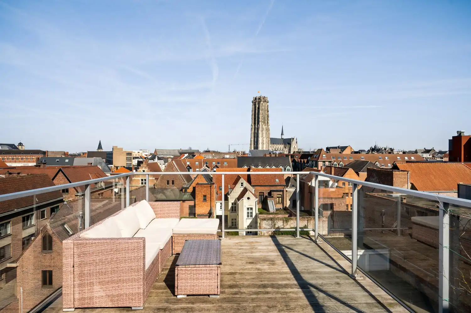 Karaktervol app. met fantastisch terras te Mechelen foto 13