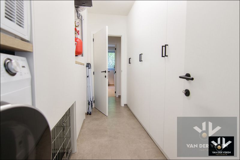 LUXUEUS GVL 3 SLPK-APP MET TUIN EN TWEE STAANPLAATSEN foto 22