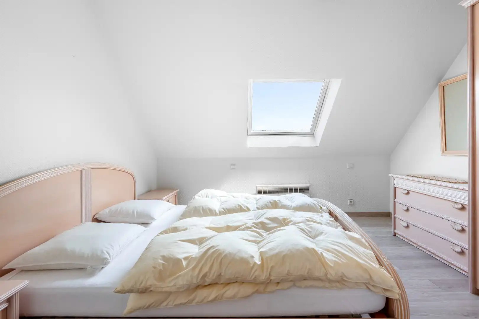 Dakappartement met zijdelings zeezicht gelegen tussen het Driehoeksplein en het  Albertplein in het Zoute. foto 11