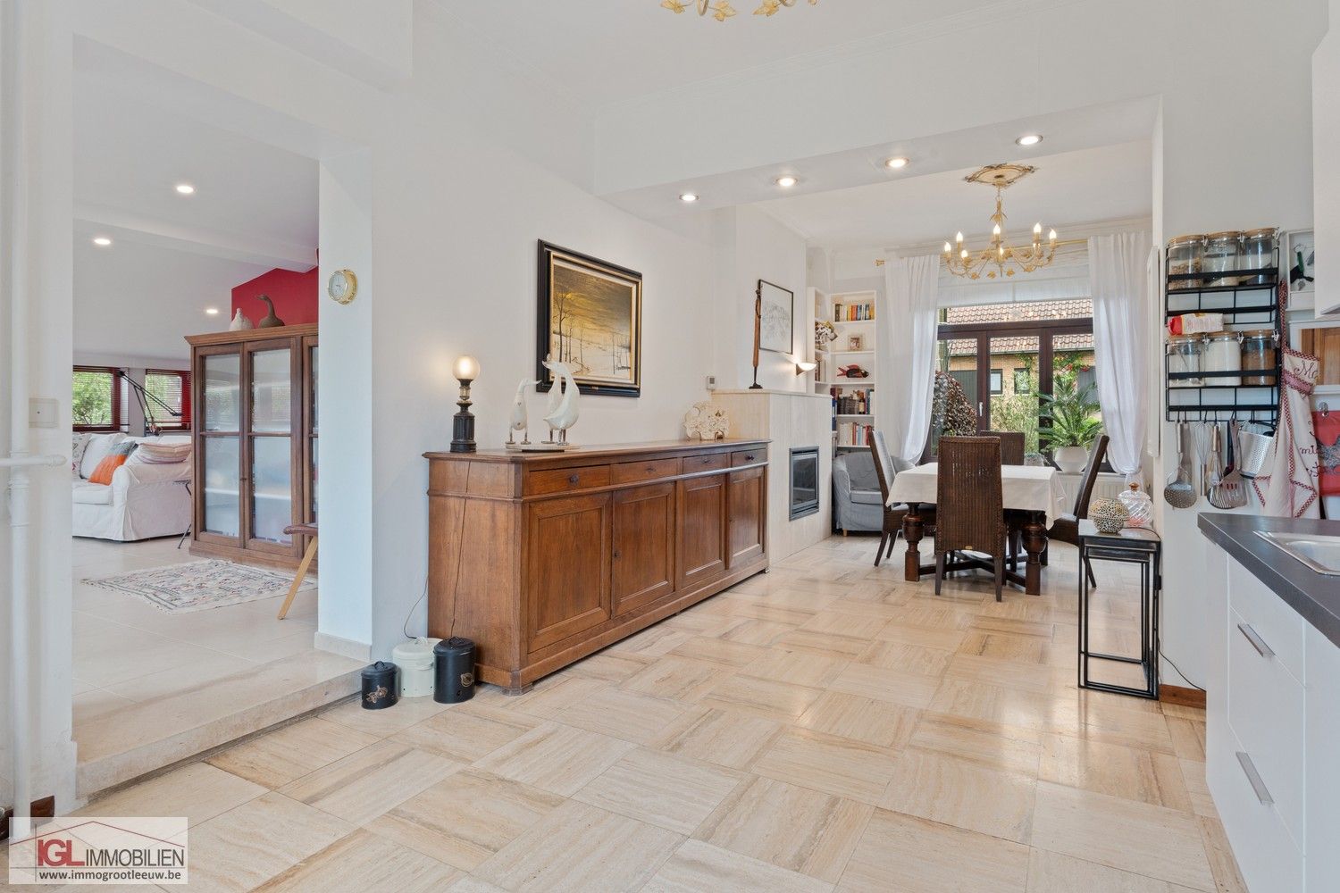 Prachtig gelegen alleenstaande woning op 14are met 4 slaapkamers & garage foto 4