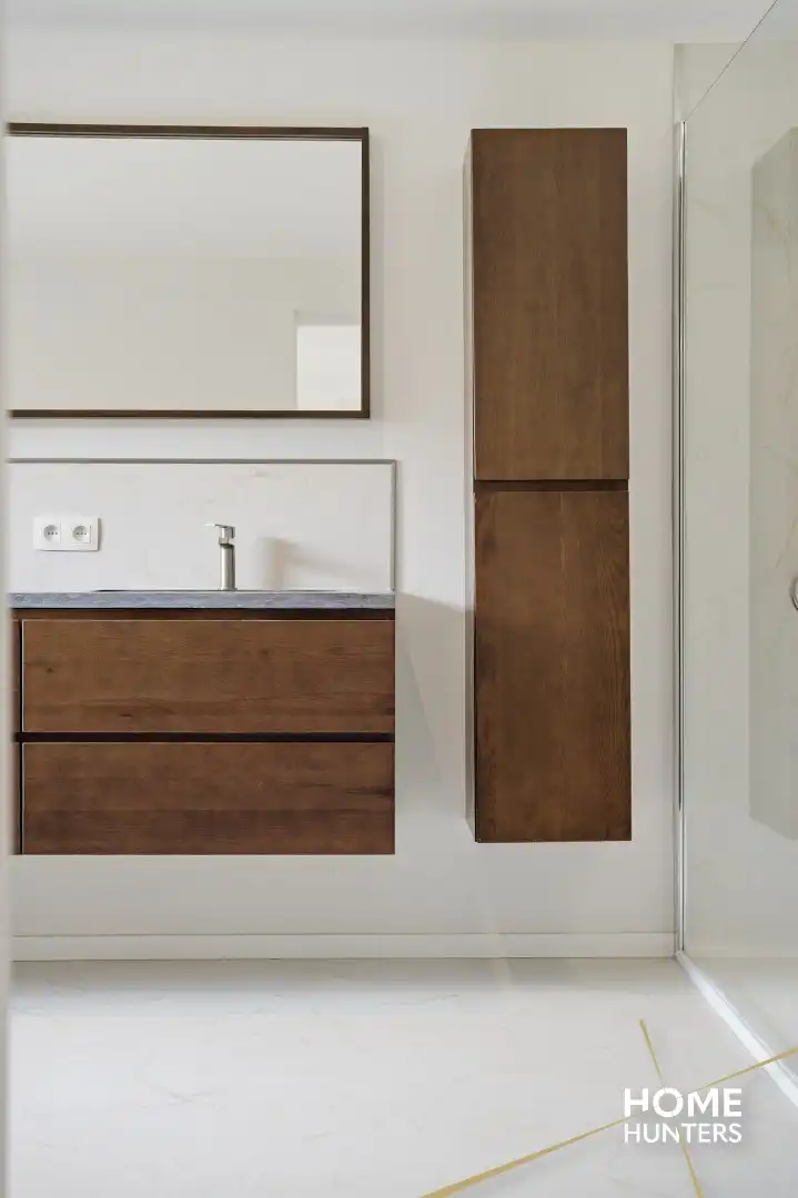 Prachtig gerenoveerde woning te Brielen met 2 slaapkamers, 2 badkamers en een garage foto 33