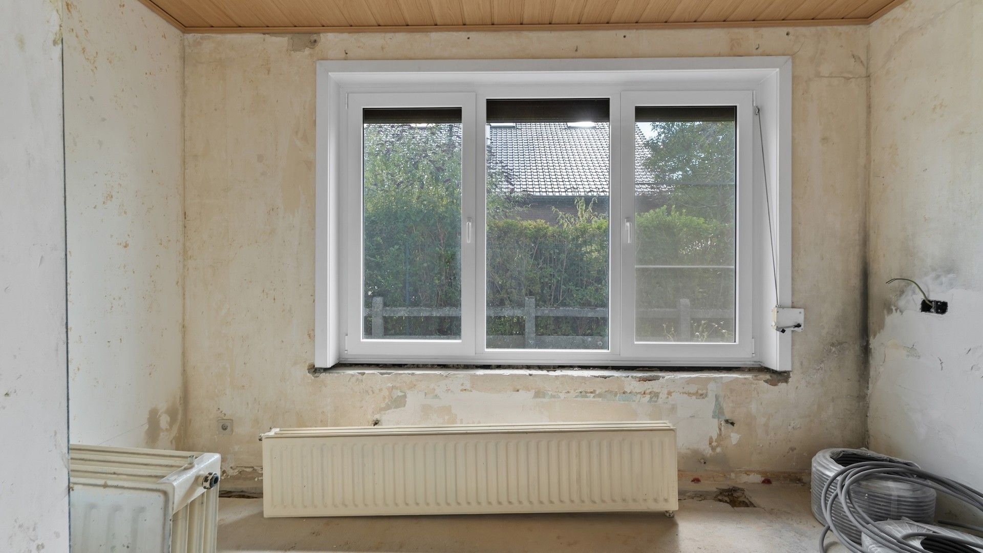 Te renoveren woning (O.B.) met 3 slaapkamers op 6a 48ca foto 8