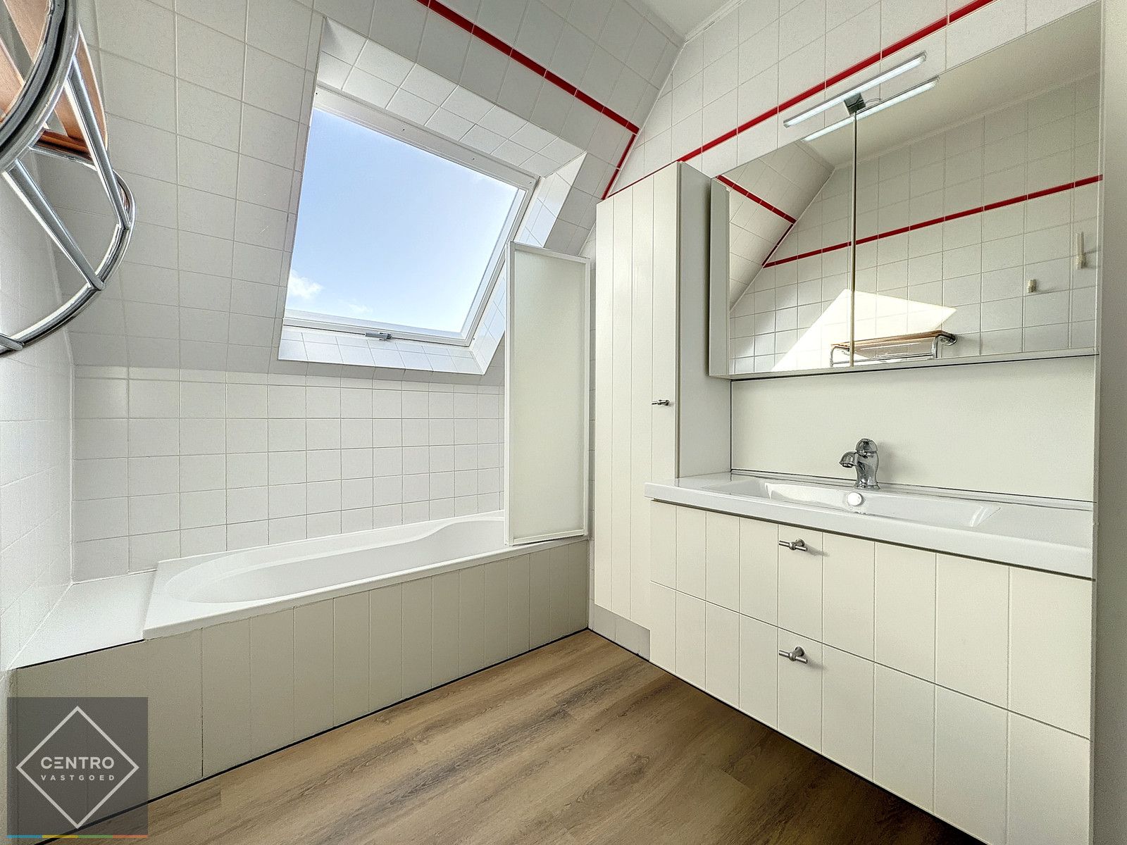 LEUK dakappartement met 2 slpks en garage met FANTASTISCH UITZICHT! foto 14