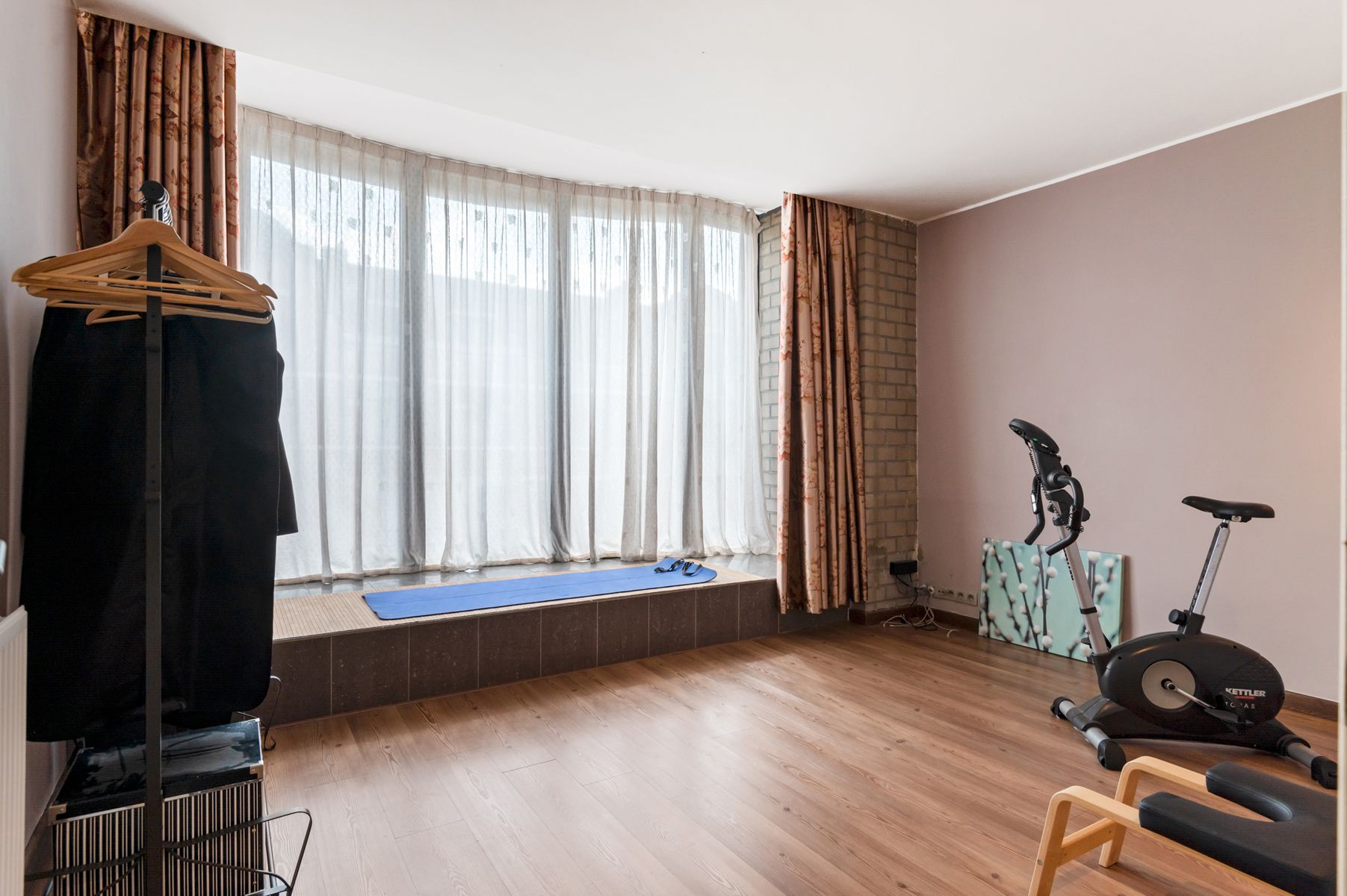 Zeer ruime gerenoveerde loft met staanplaats  foto 10