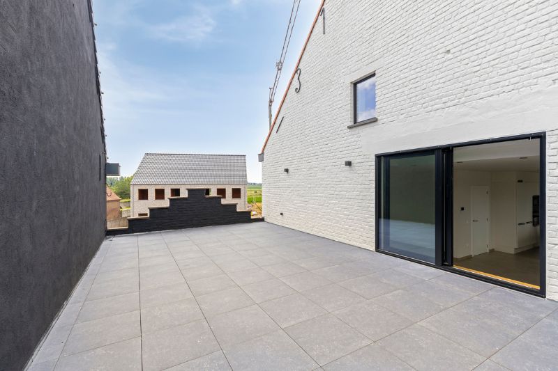 Luxe appartement met terras en parkeerplaats. foto 16