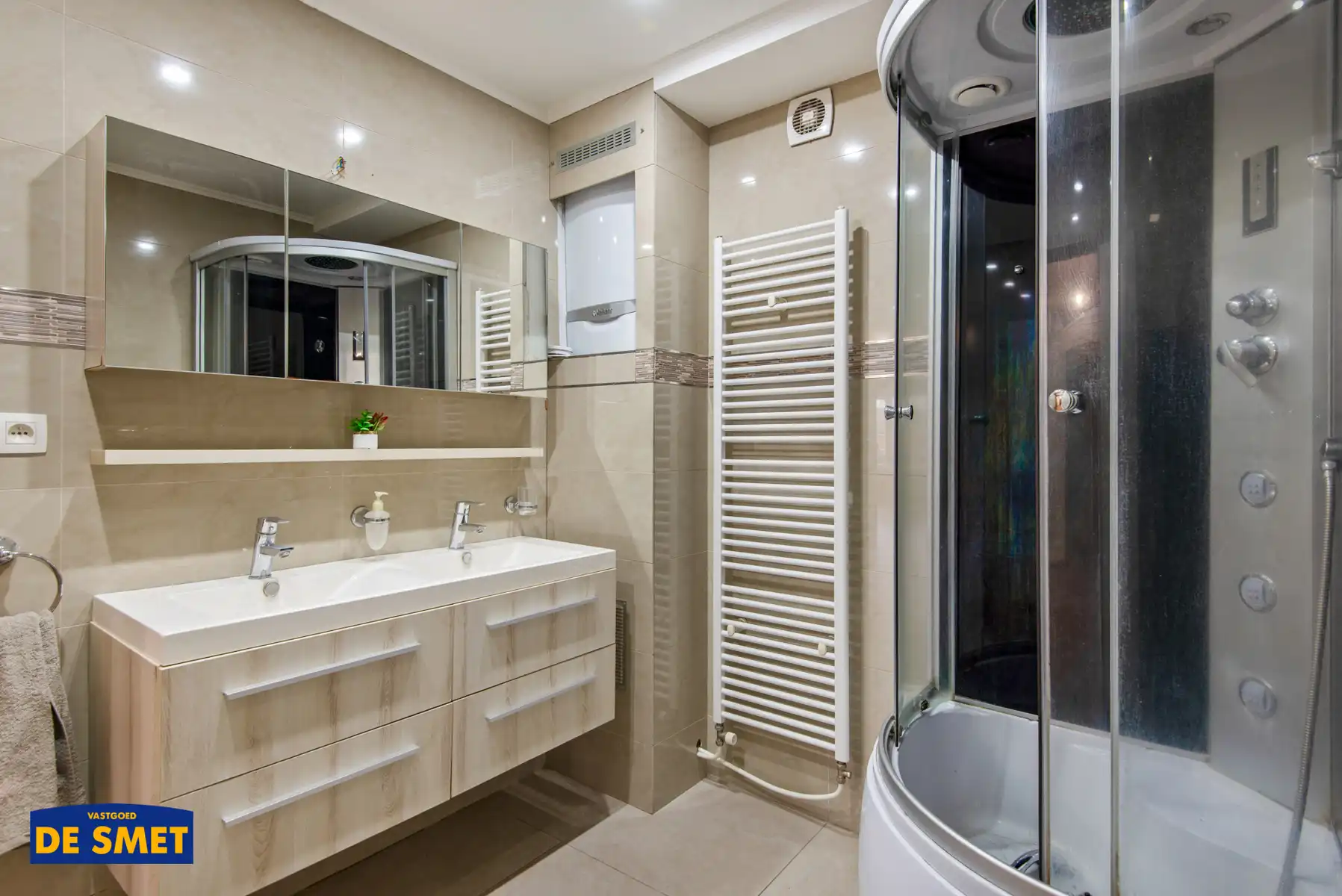 Centraal gelegen appartement met terrasje voor- én achteraan foto 11