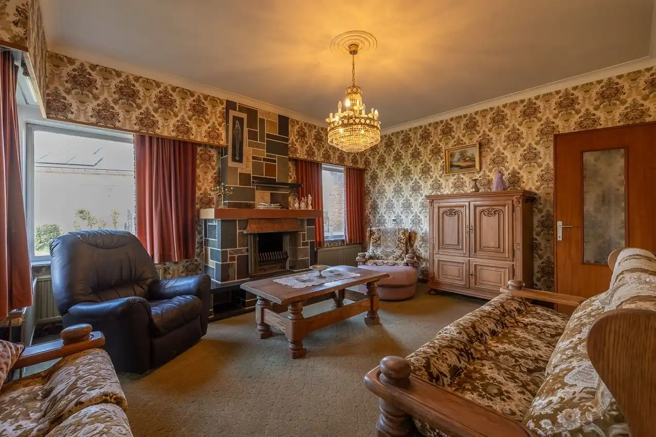 Te renoveren woning met ruimte, rust en potentieel foto 11