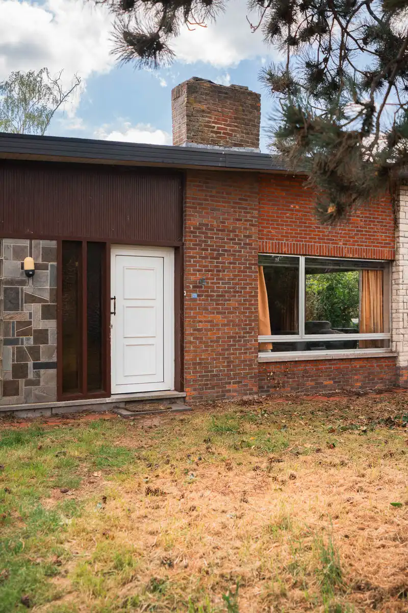 Bungalow op prachtig perceel van 18are in éénrichtingsstraat foto 4