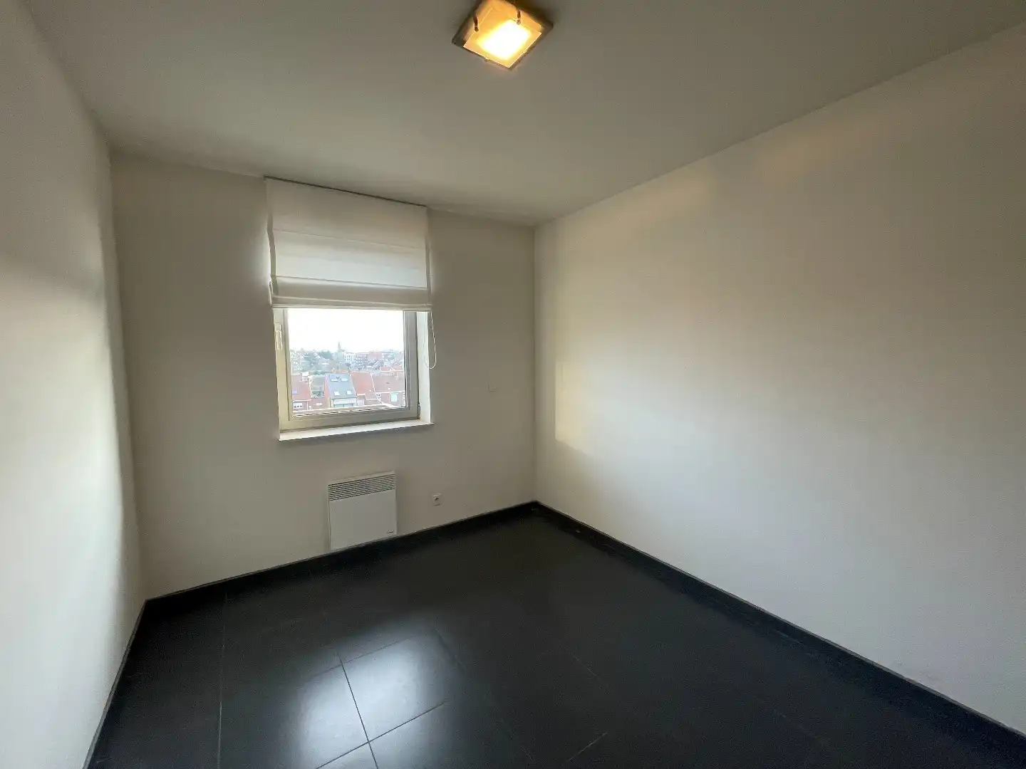 Instapklaar appartement met 2 slaapkamers en 2 terrassen te Roeselare  foto 11