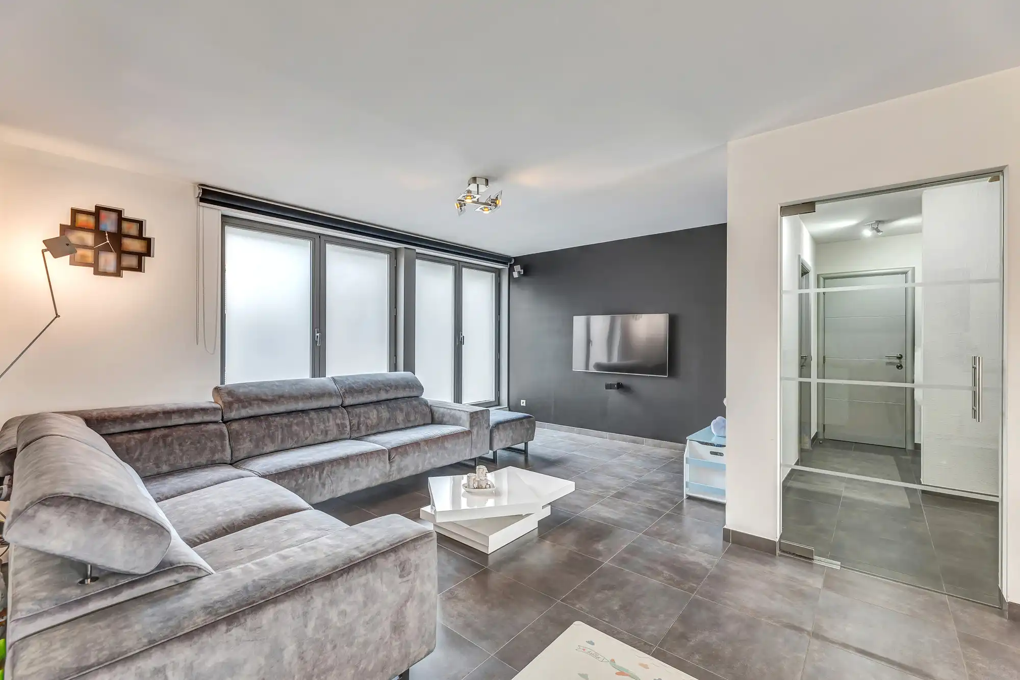 Woonst met 4 slpks en verwarmd zwembad in Erembodegem foto 3