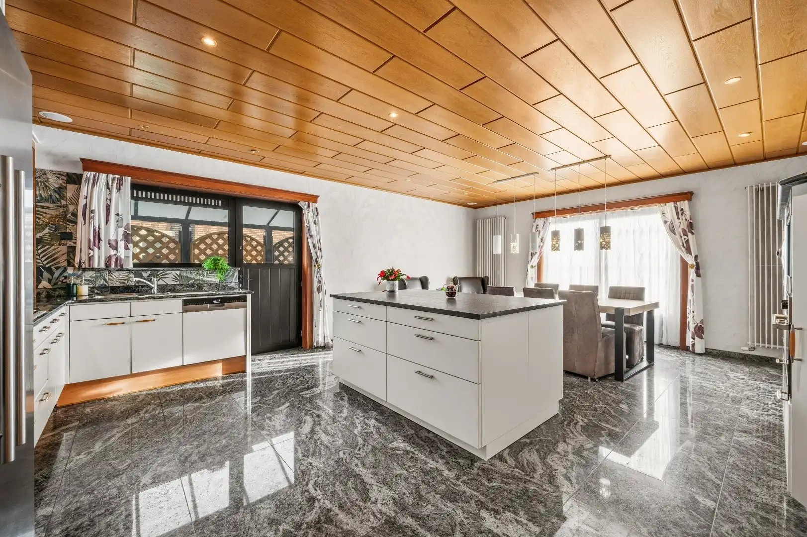 Instapklare open bebouwing met veel ruimte en mogelijkheden in Tienen foto 9