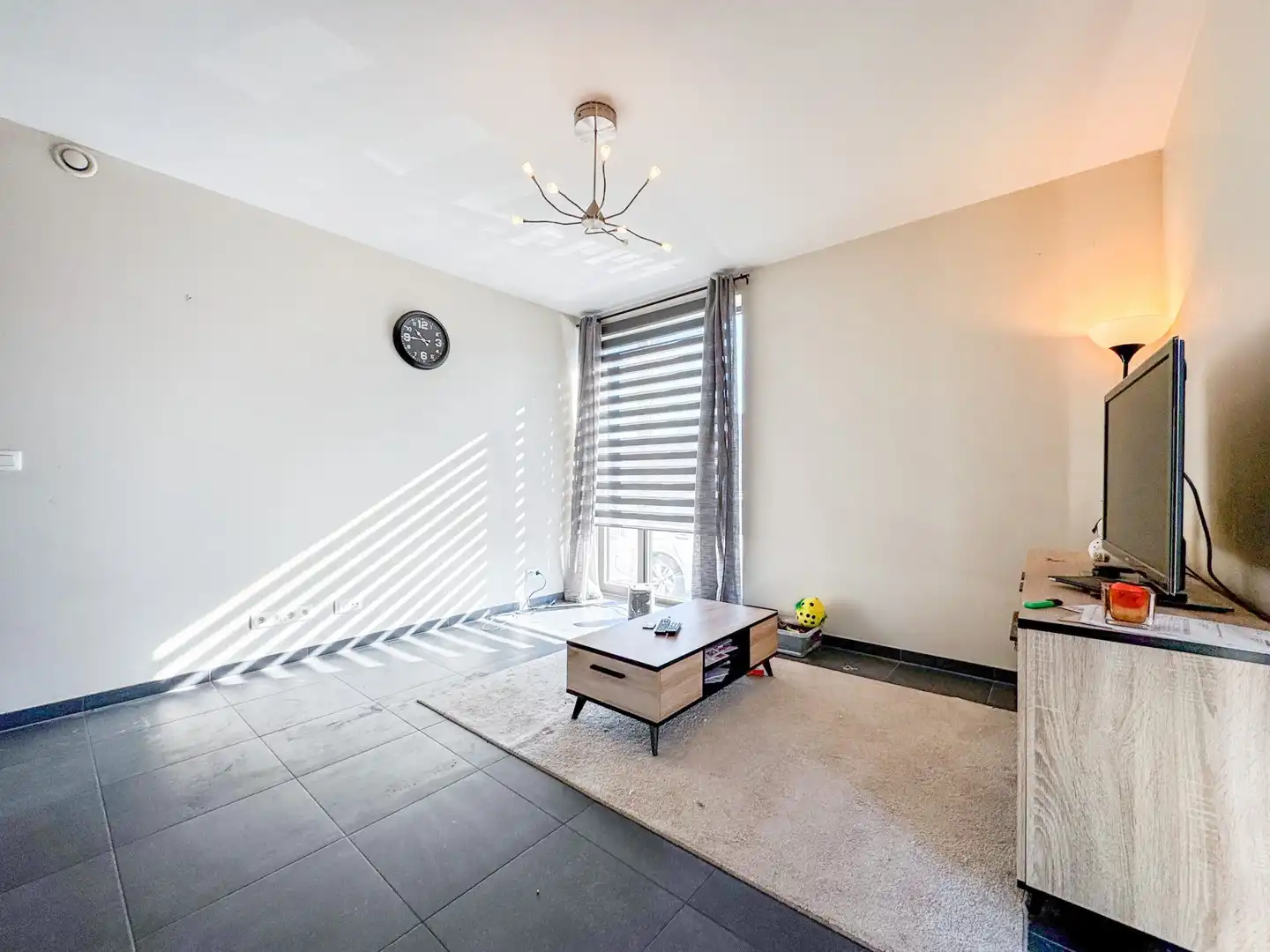 Ruime gezinswoning met 4 slaapkamers, zonnepanelen en gunstig EPC foto 3