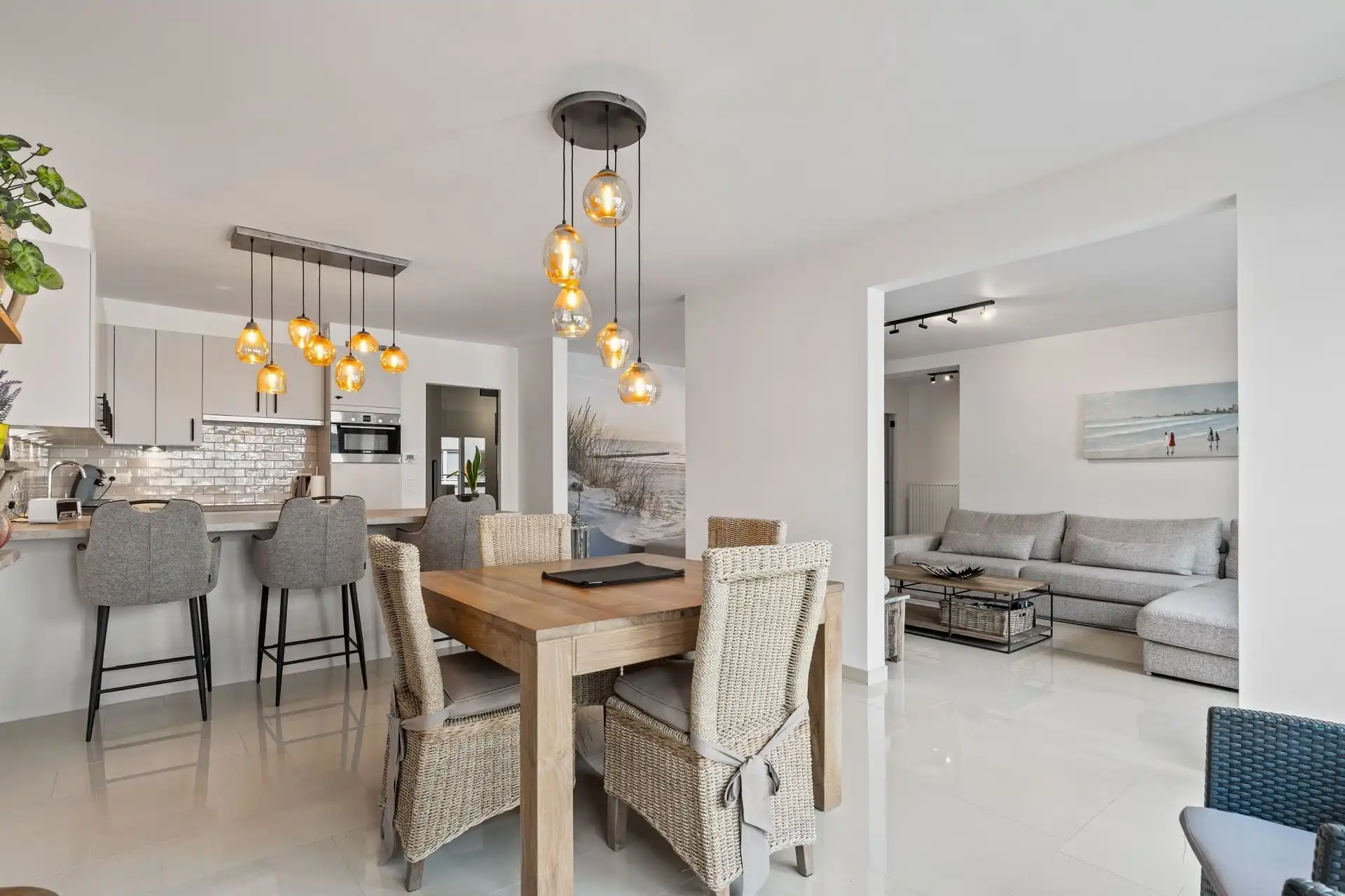 Zeer ruim 3-slaapkamerappartment nabij het strand te Mariakerke foto 5