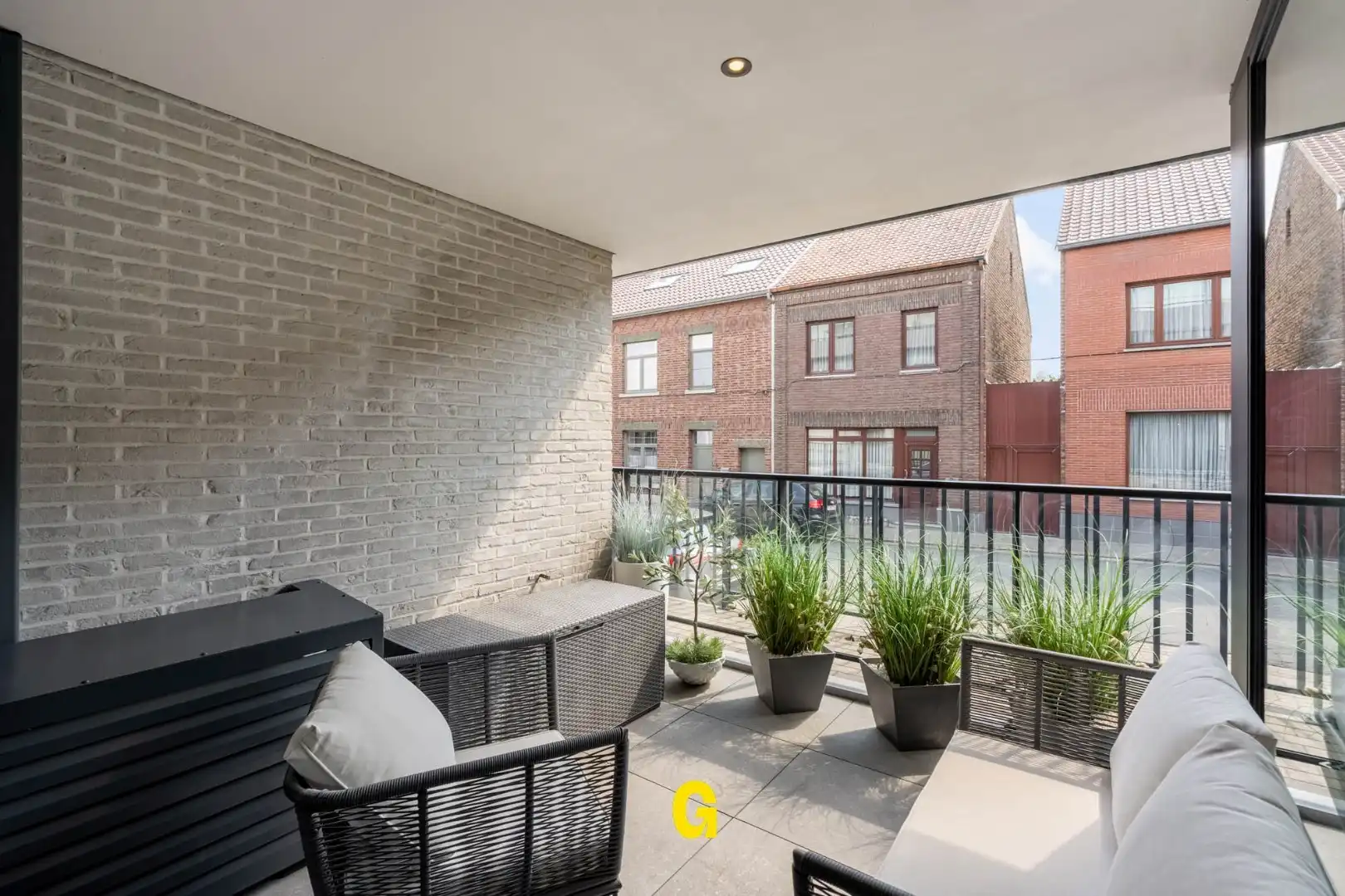 Knap ingericht gelijkvloersappartement met kelder en standplaats vlak bij het centrum foto 15