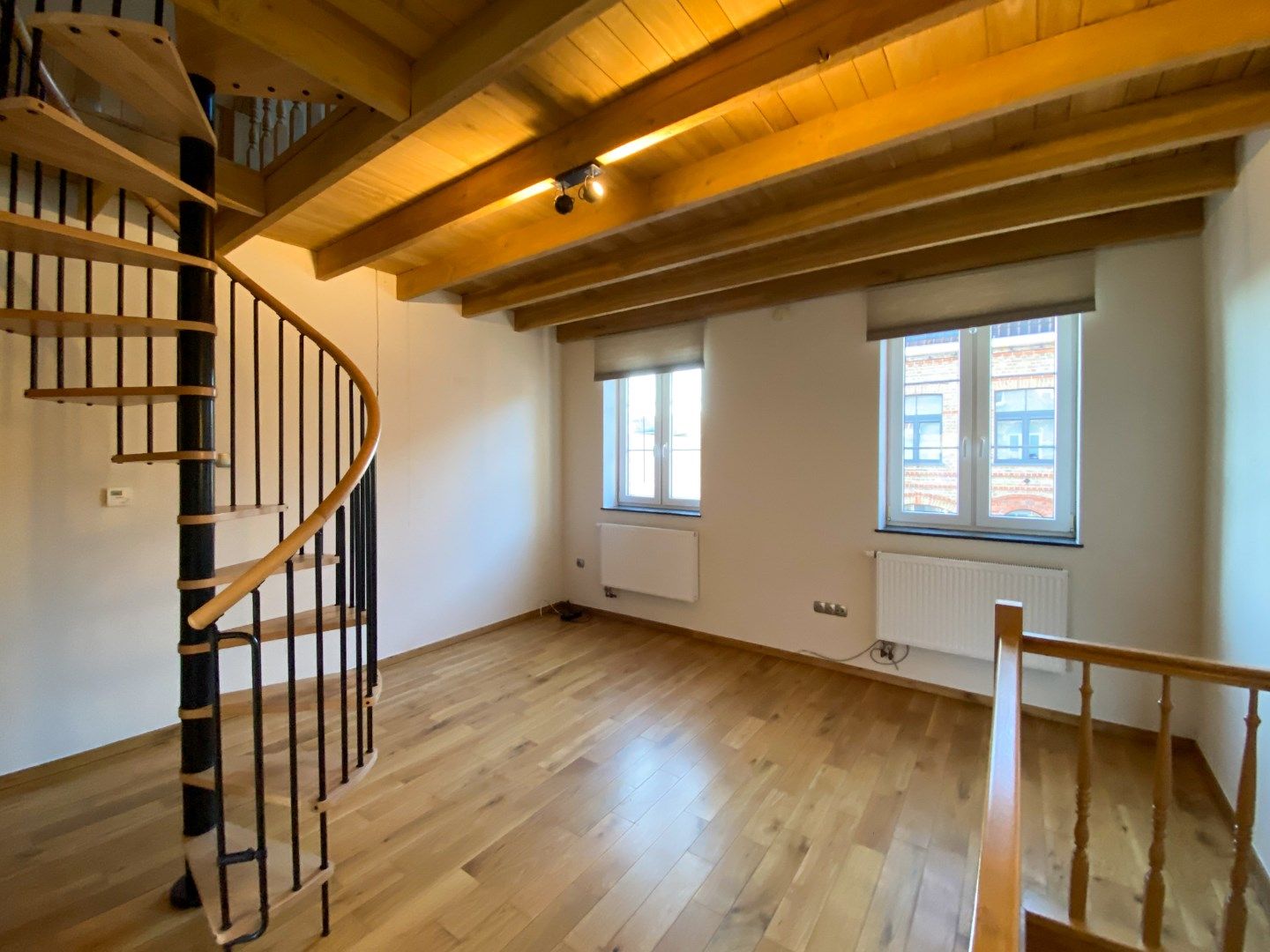 Gezellige rijwoning met 3 slaapkamers en terras. foto 14