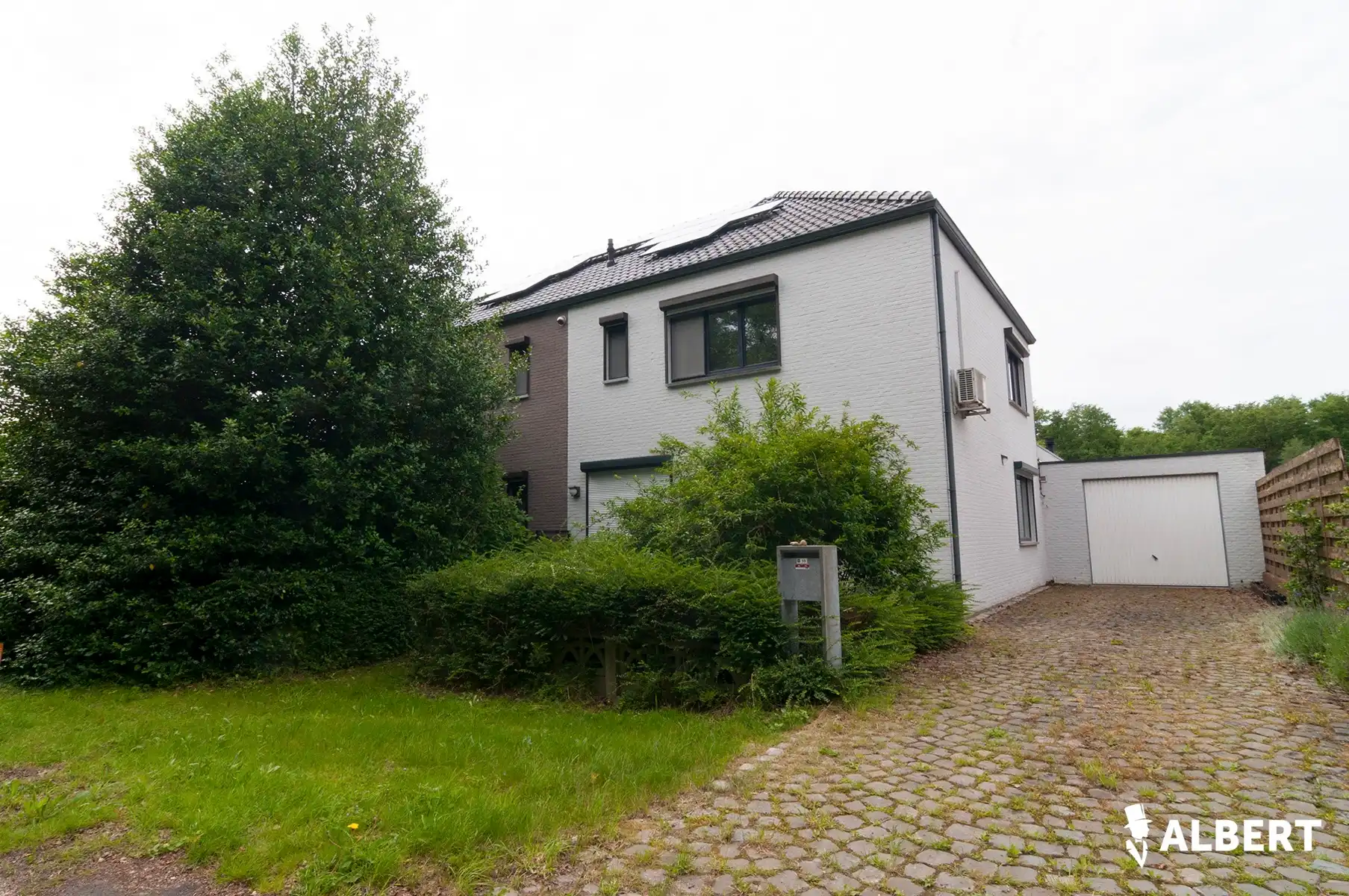 Exclusief landhuis met panoramisch zicht op vijver en bossen foto 3