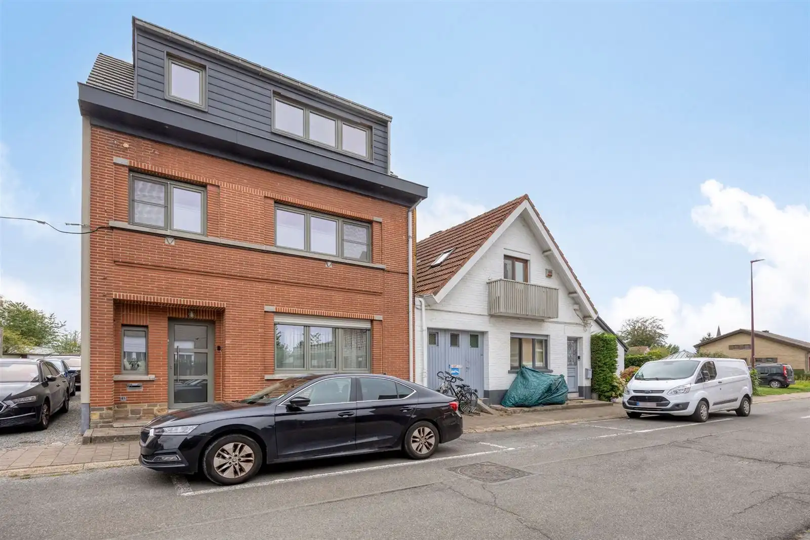 Woning met 4 slaapkamers te koop foto {{pictureIndex}}