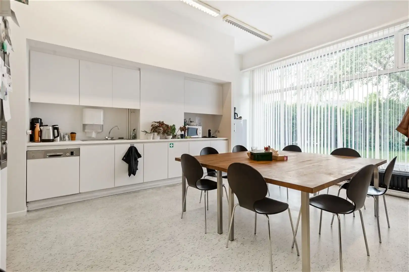 Gelijkvloers hoekkantoor te koop op topliggingop 't Zuid foto 16