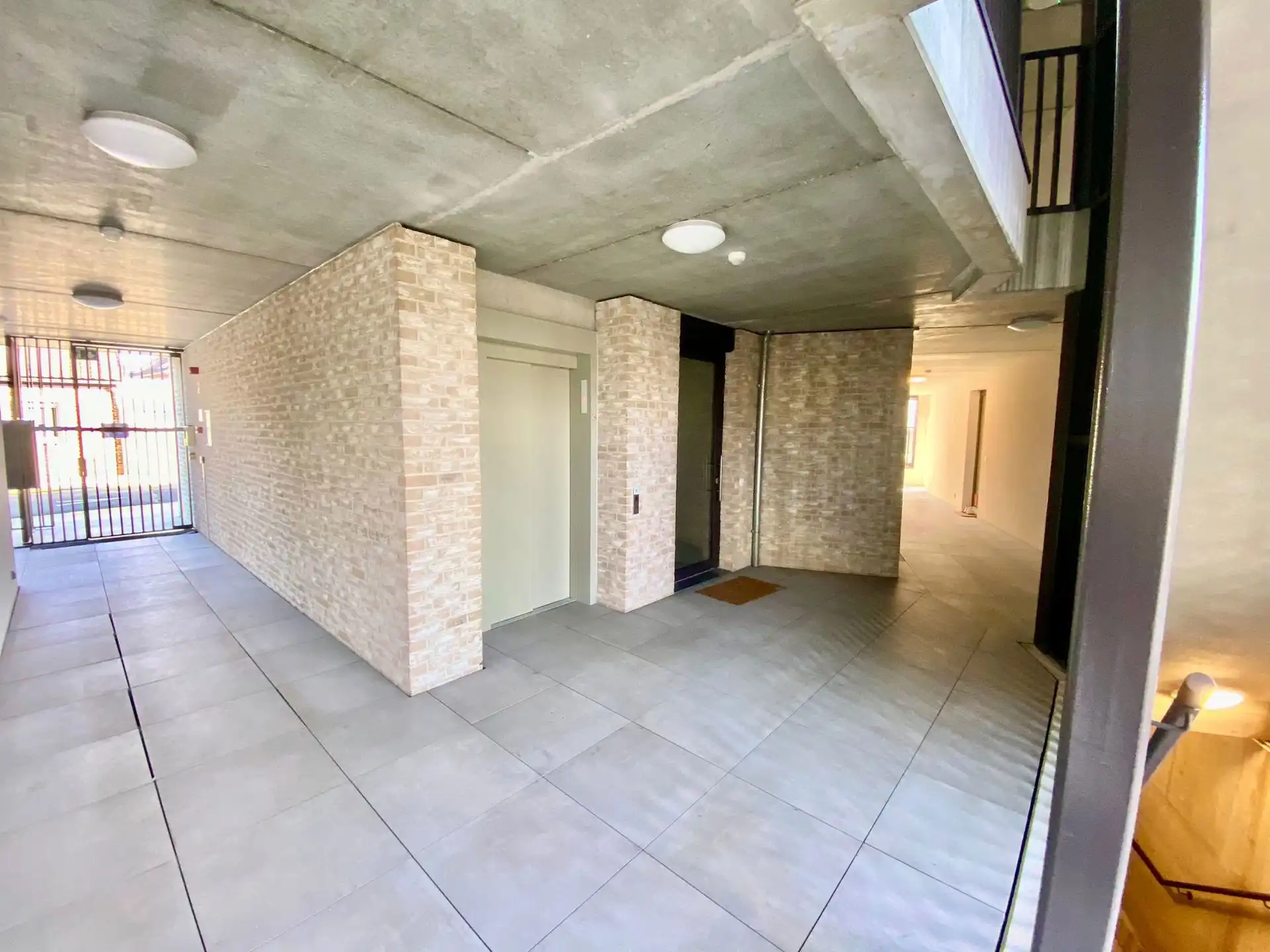 Recent, gelijkvloers appartement met 2 slaapkamers en terras foto 14