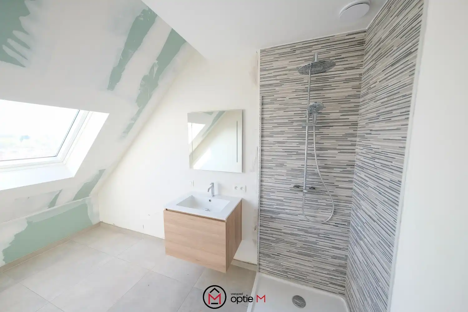 TE HUUR DUPLEX APPARTEMENT MET TERRAS IN DIEPENBEEK foto 4