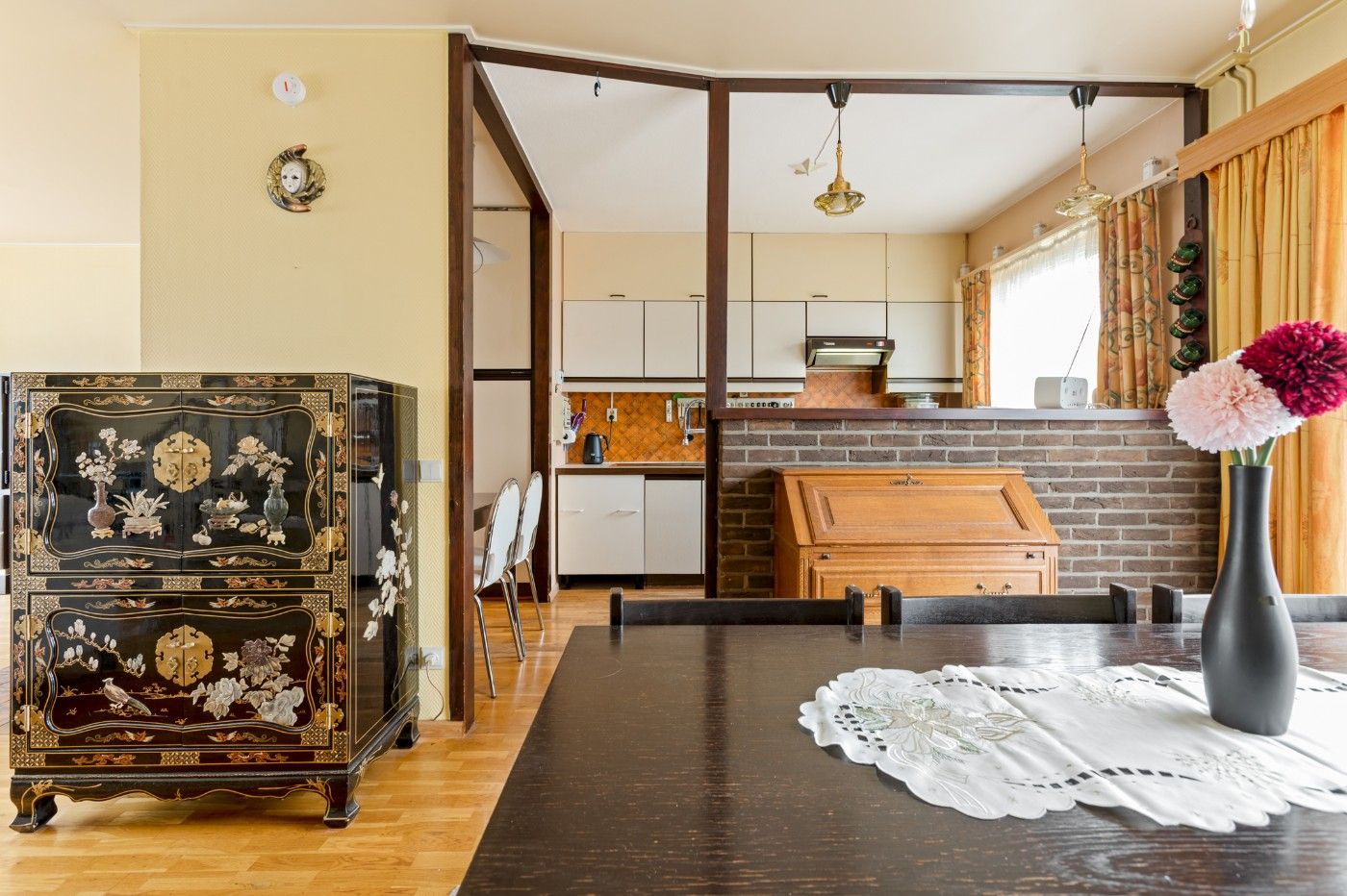 Op te frissen woning met 4 à 5 slpk., inpandige garage en zuidwest-tuin foto 9