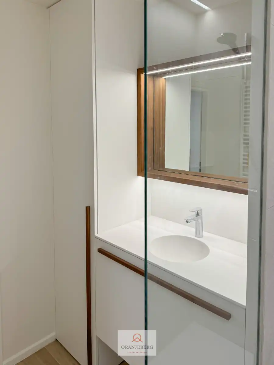 Instapklaar gerenoveerd duplex-app nabij Sint-Pietersstation! foto 12